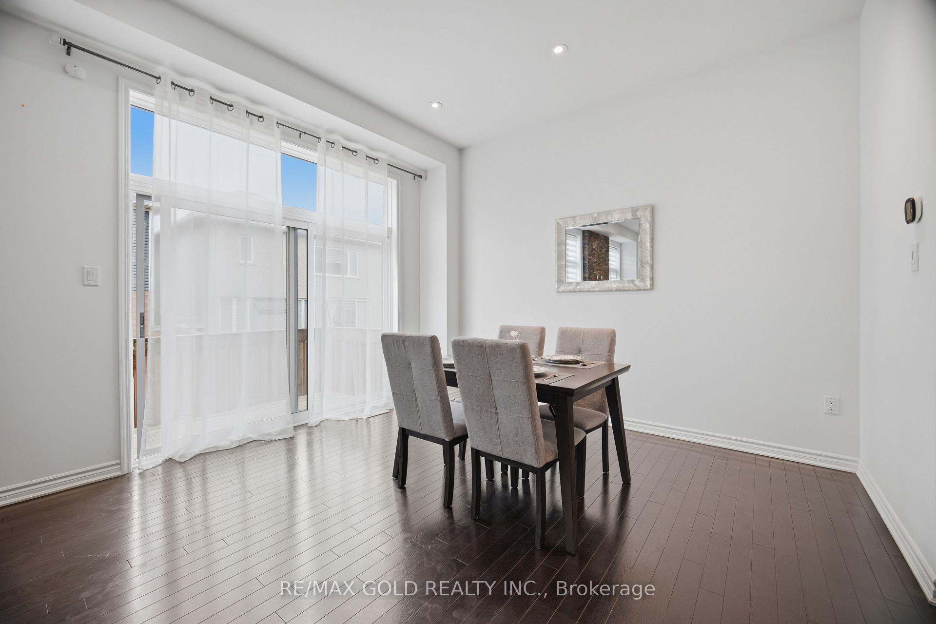 Photo 19 of 526 Kennedy Circle W, Milton, Cobban — HOMEH