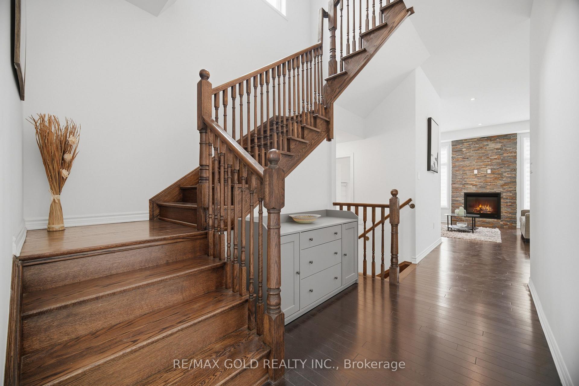 Photo 25 of 526 Kennedy Circle W, Milton, Cobban — HOMEH