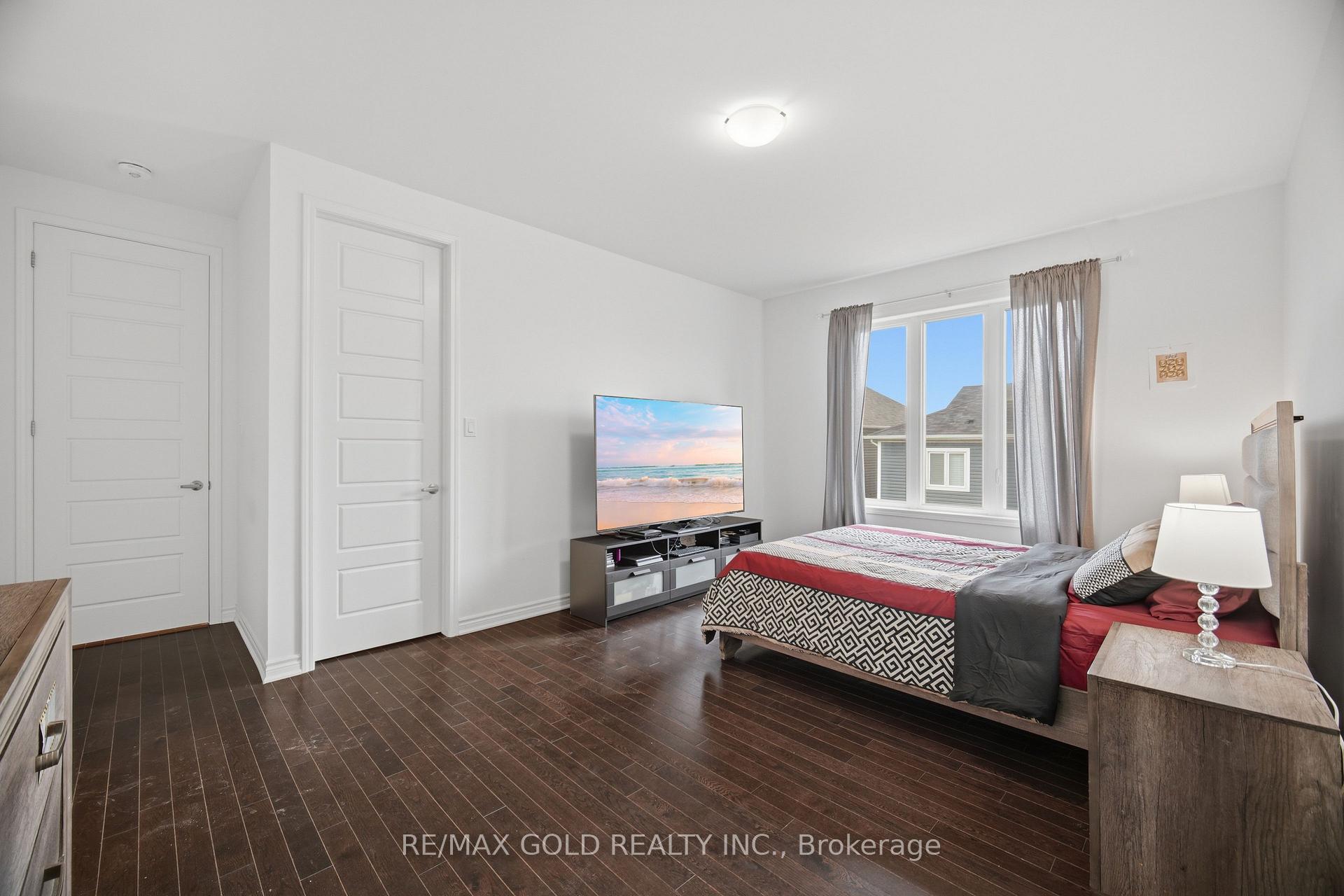 Photo 28 of 526 Kennedy Circle W, Milton, Cobban — HOMEH