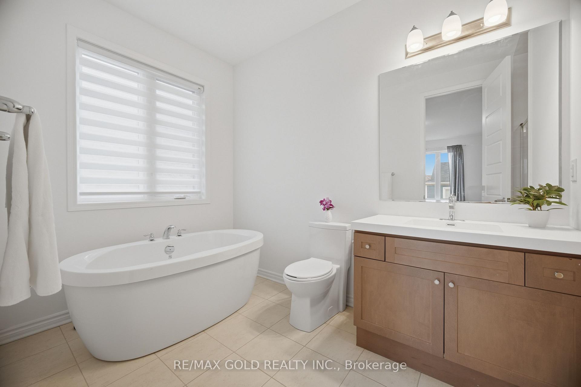 Photo 30 of 526 Kennedy Circle W, Milton, Cobban — HOMEH