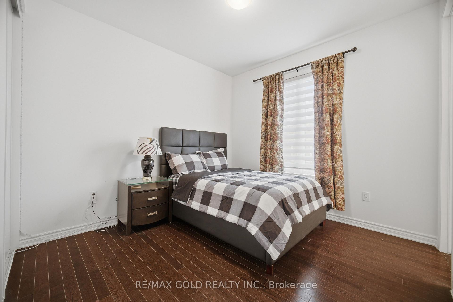 Photo 33 of 526 Kennedy Circle W, Milton, Cobban — HOMEH