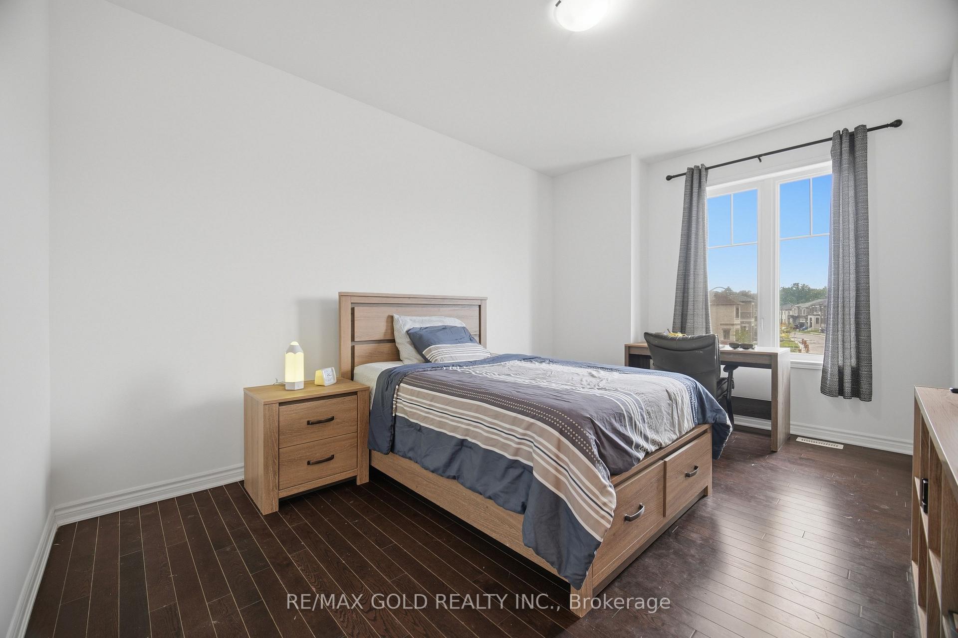 Photo 35 of 526 Kennedy Circle W, Milton, Cobban — HOMEH