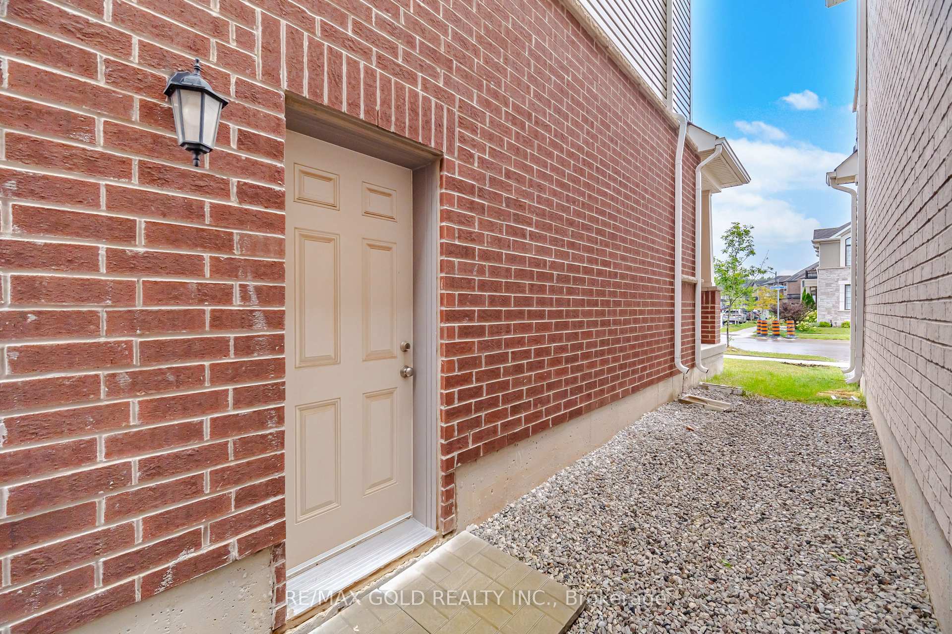 Photo 44 of 526 Kennedy Circle W, Milton, Cobban — HOMEH