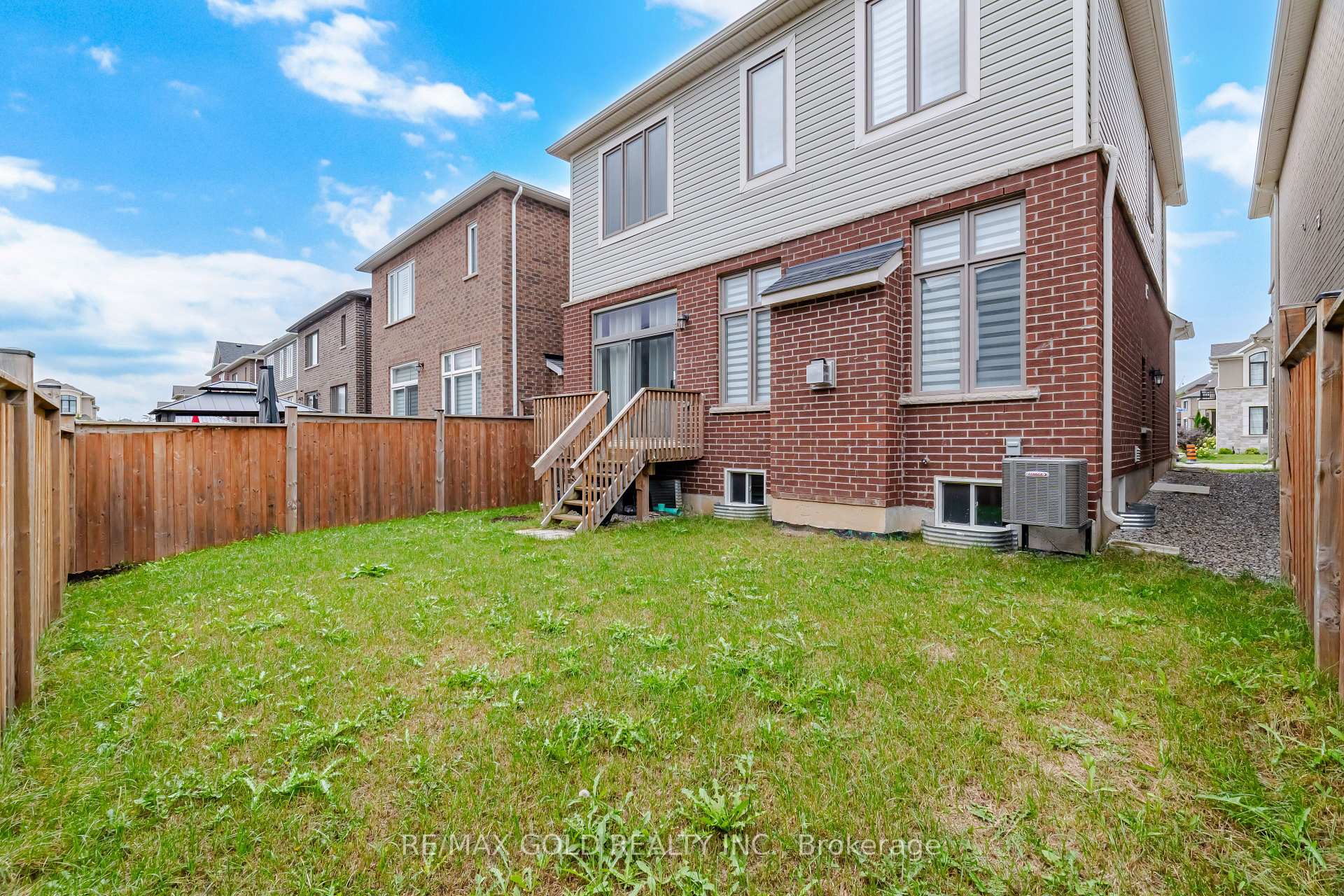 Photo 49 of 526 Kennedy Circle W, Milton, Cobban — HOMEH