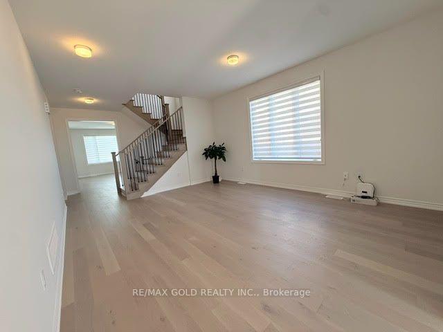 Photo 2 of 41 Tapscott Crescent, Brampton, Sandringham-Wellington North — HOMEH