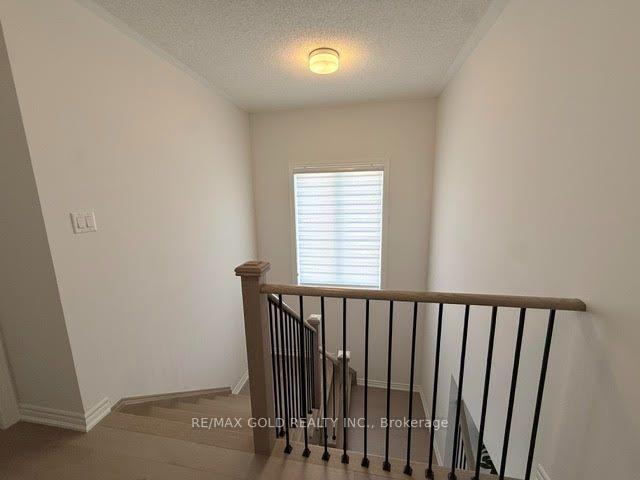 Photo 10 of 41 Tapscott Crescent, Brampton, Sandringham-Wellington North — HOMEH