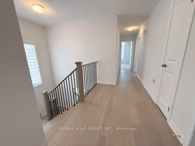 Photo 11 of 41 Tapscott Crescent, Brampton, Sandringham-Wellington North — HOMEH