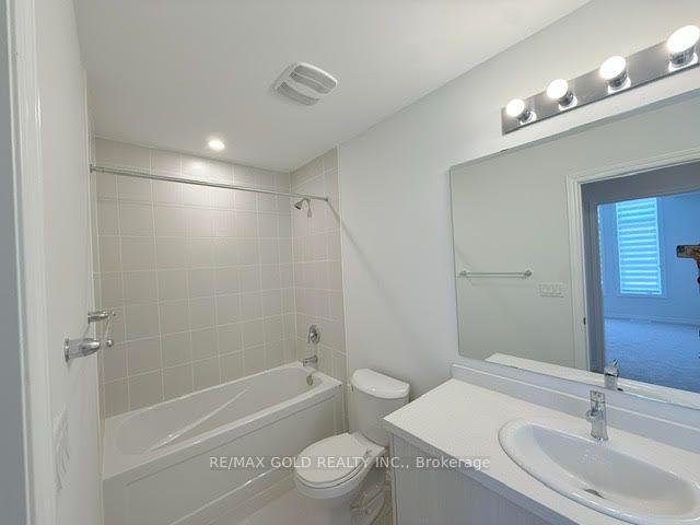Photo 21 of 41 Tapscott Crescent, Brampton, Sandringham-Wellington North — HOMEH