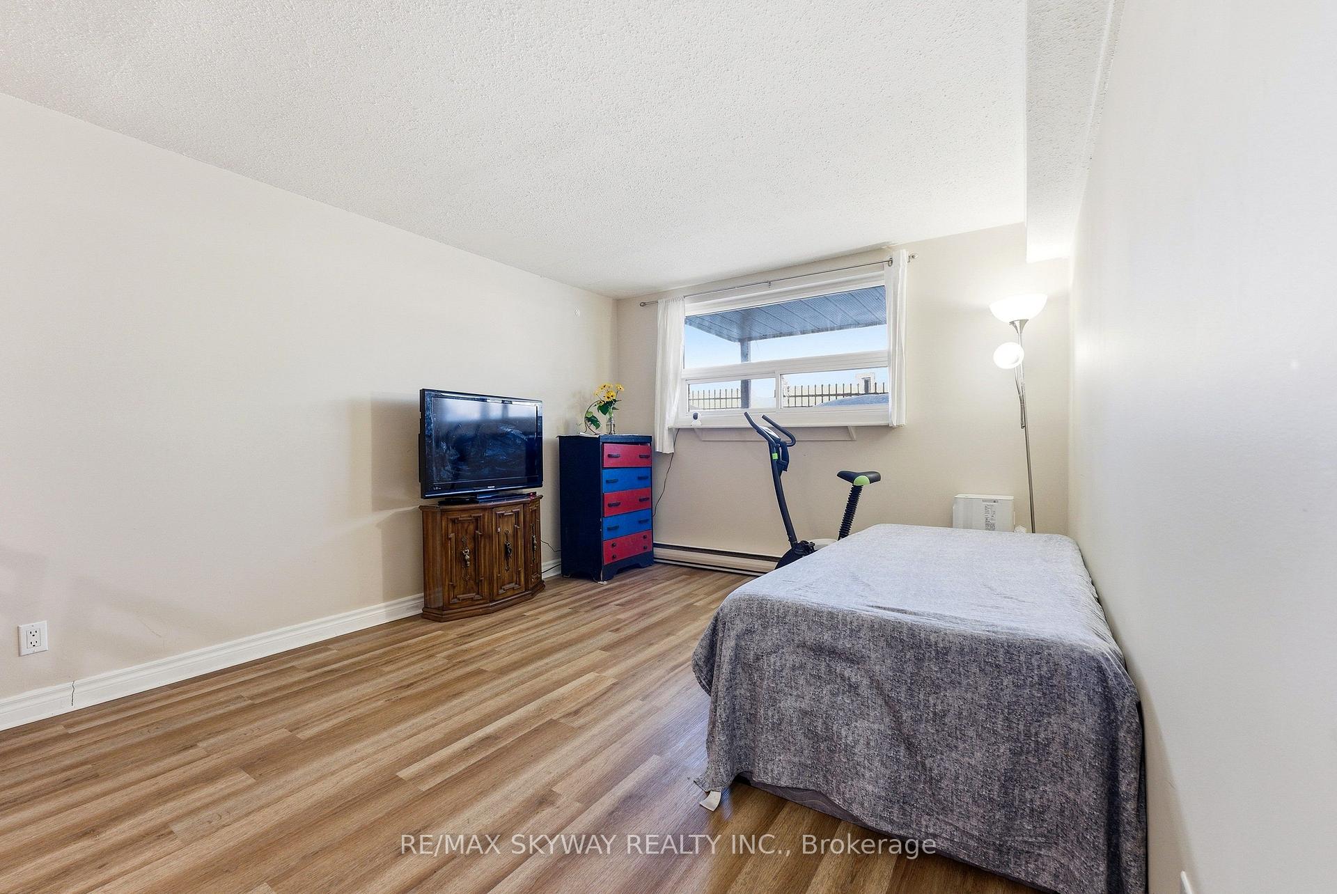 Photo 4 of Unit 103, 25 College Street E, Belleville, Belleville Ward — HOMEH