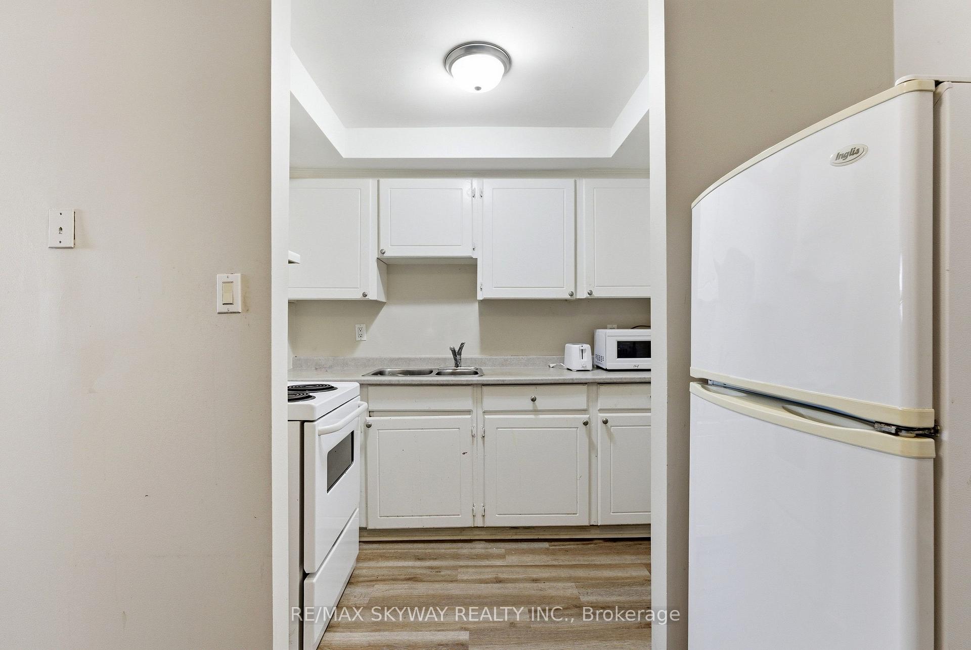 Photo 6 of Unit 103, 25 College Street E, Belleville, Belleville Ward — HOMEH