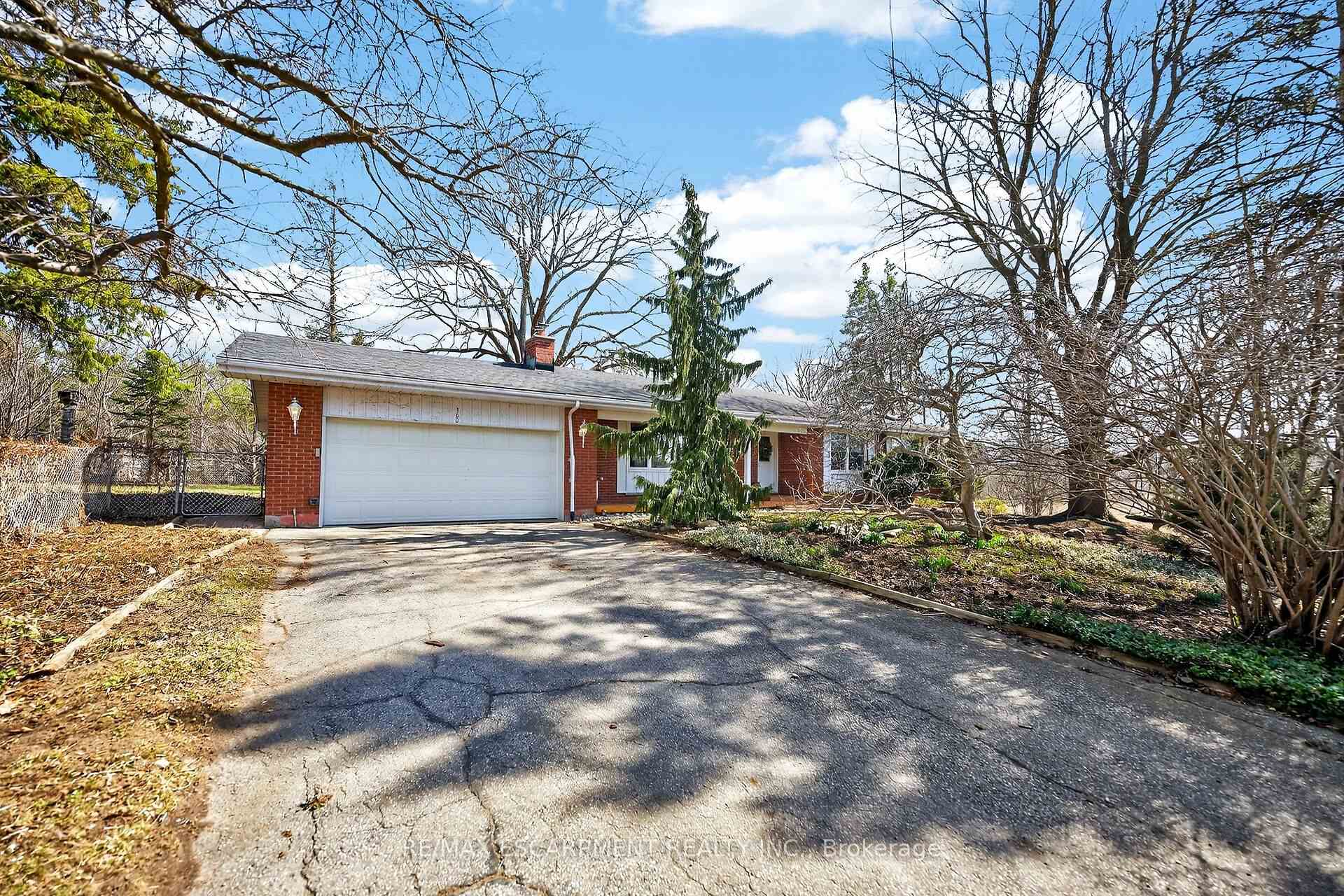 Photo 2 of 360 Johnson Road, Brantford, Echo Place — HOMEH