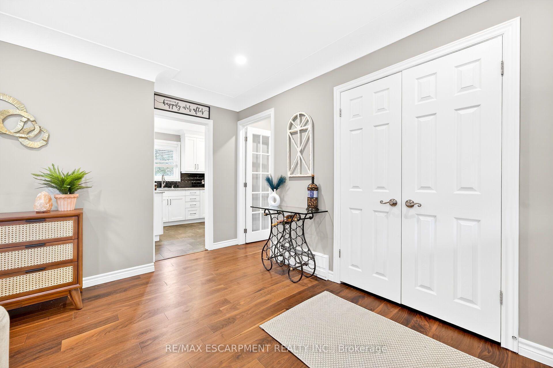 Photo 5 of 360 Johnson Road, Brantford, Echo Place — HOMEH