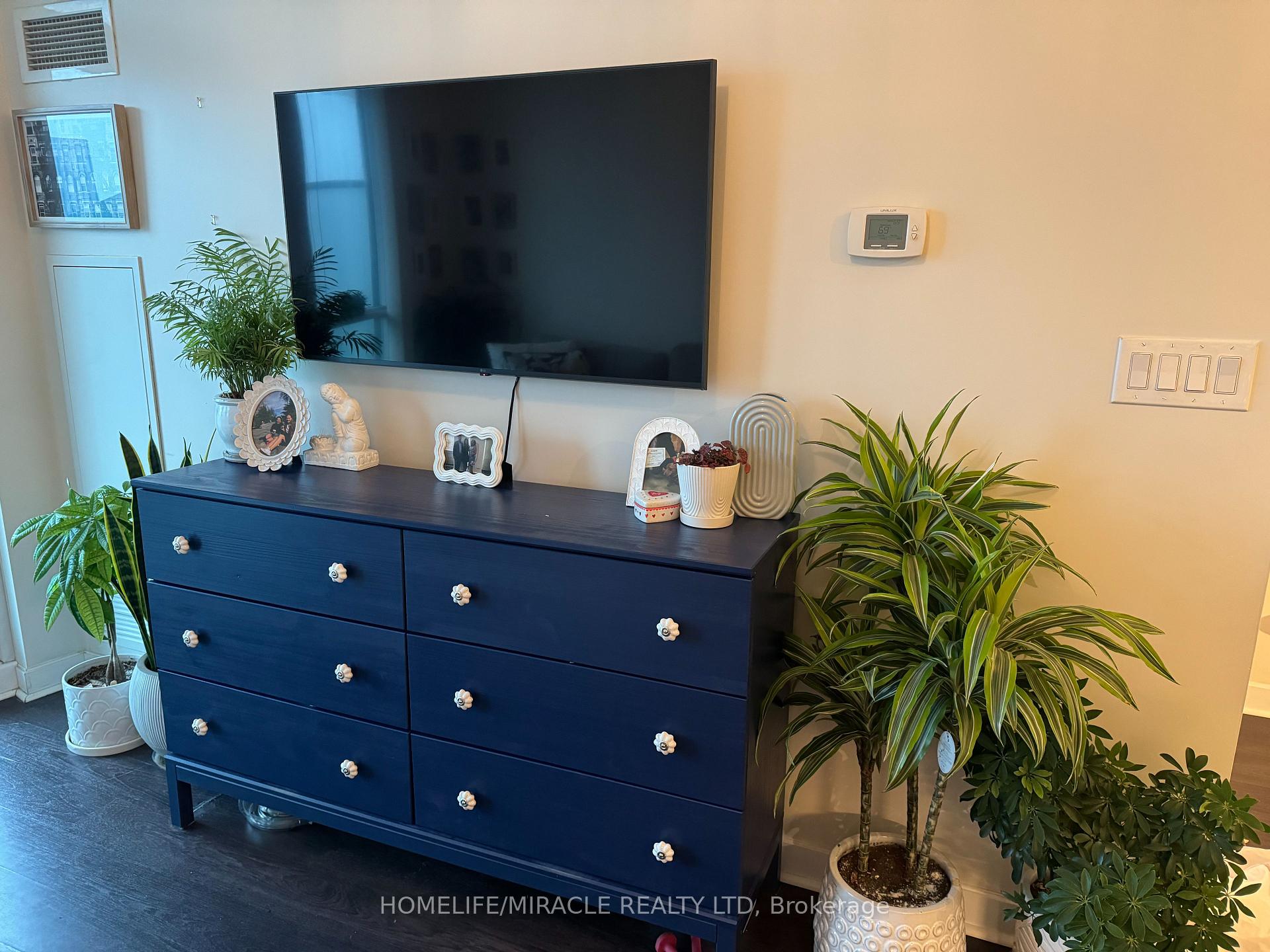 Photo 10 of Unit 3702, 33 Bay Street, Toronto, Waterfront Communities — HOMEH