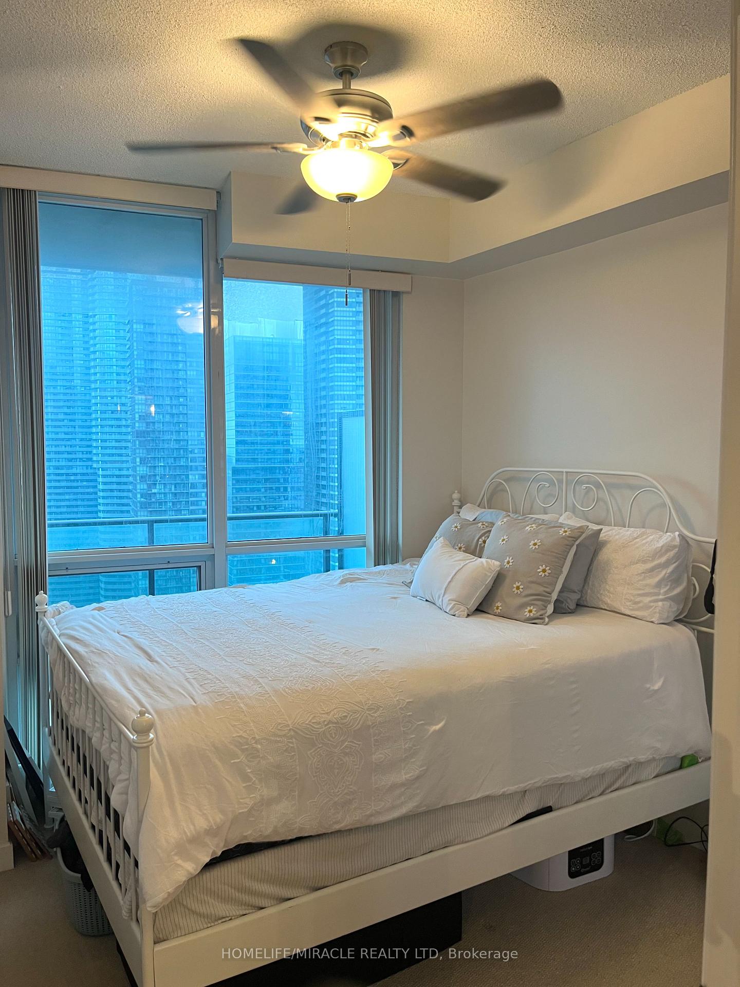 Photo 14 of Unit 3702, 33 Bay Street, Toronto, Waterfront Communities — HOMEH