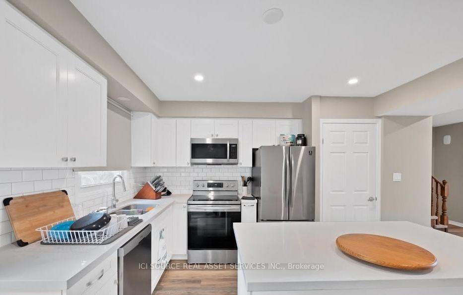 Photo 9 of 10 Gibson Place, St. Catharines, Downtown — HOMEH