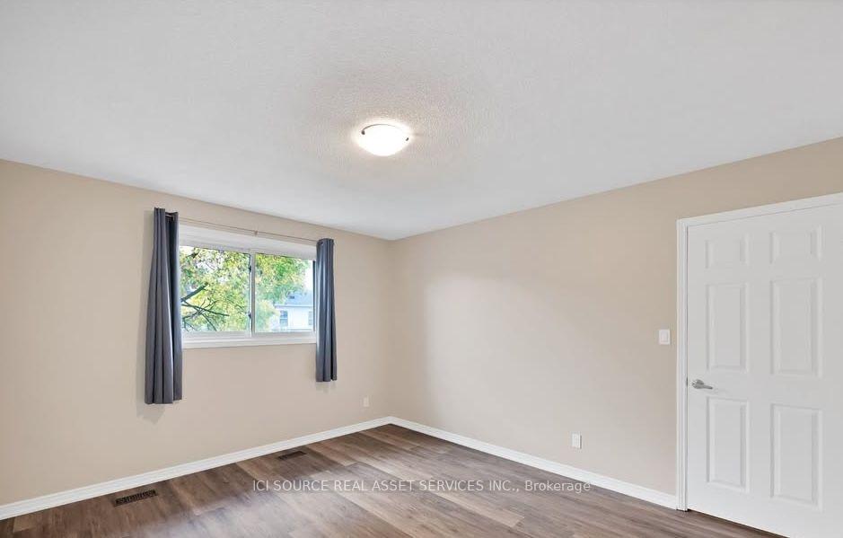 Photo 15 of 10 Gibson Place, St. Catharines, Downtown — HOMEH