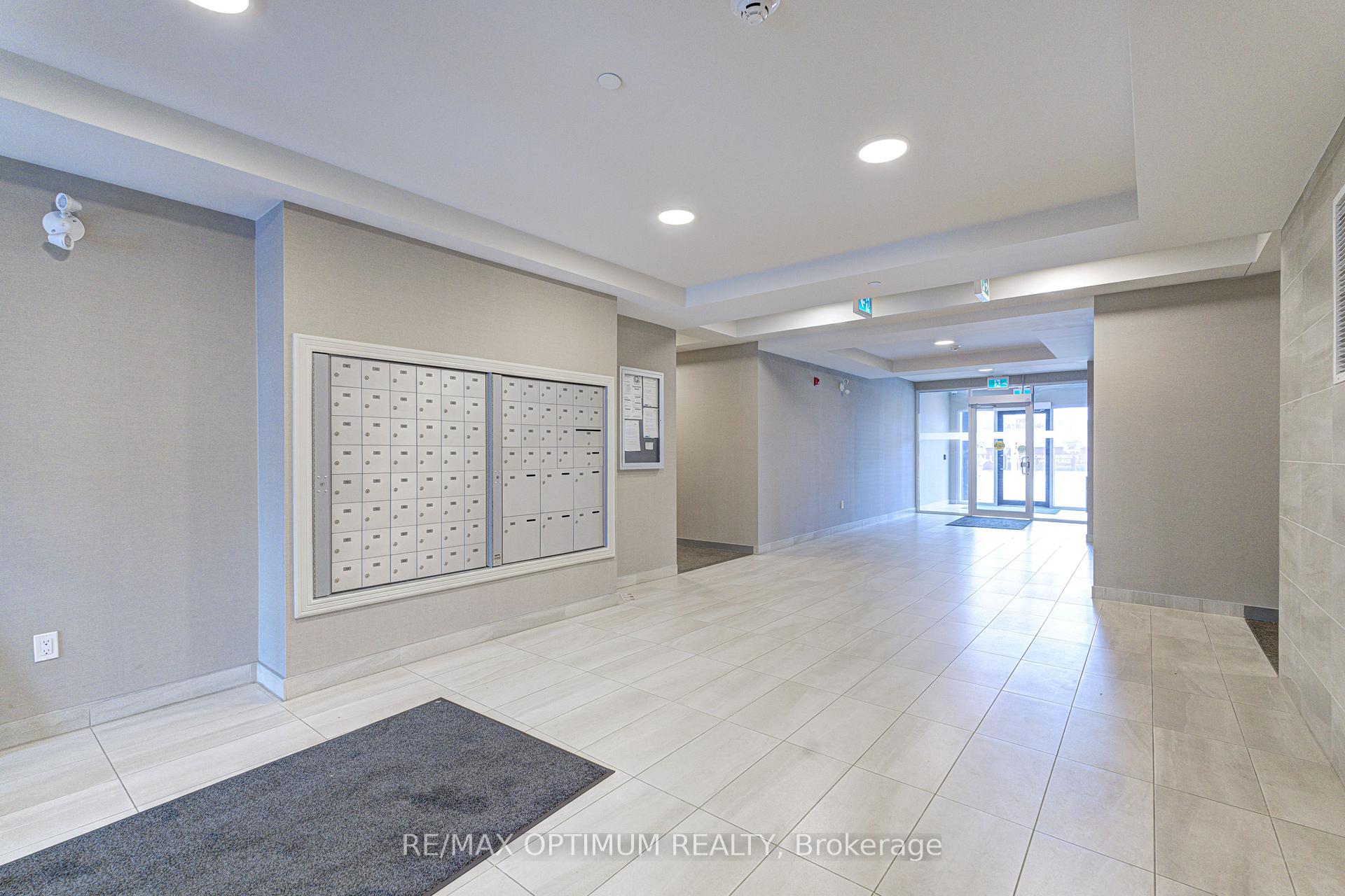 Photo 4 of Unit 108, 58 Sky Harbour Drive, Brampton, Bram West — HOMEH