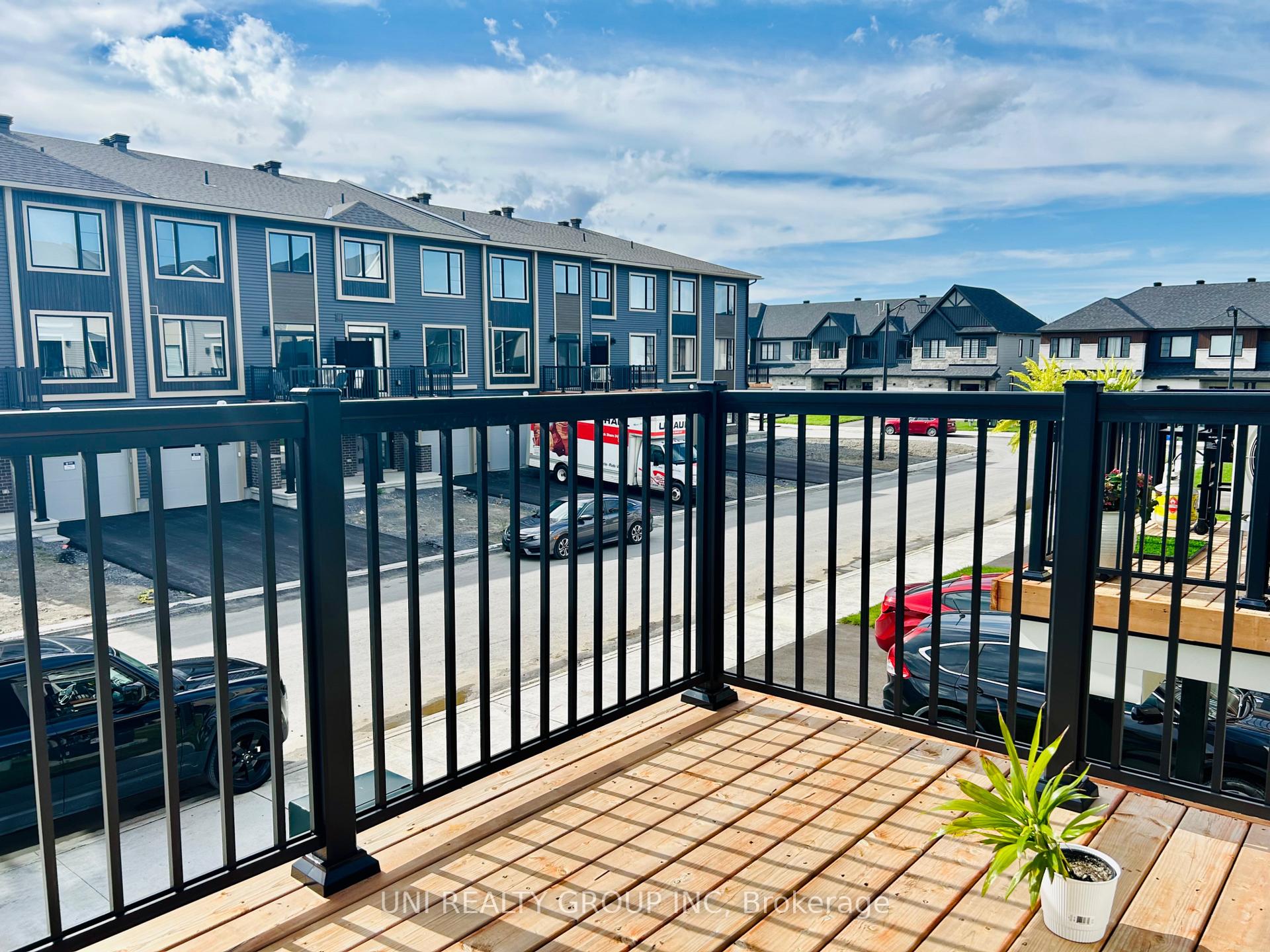 Photo 4 of 772 Tadpole Crescent, Ottawa, Barrhaven - Half Moon Bay — HOMEH