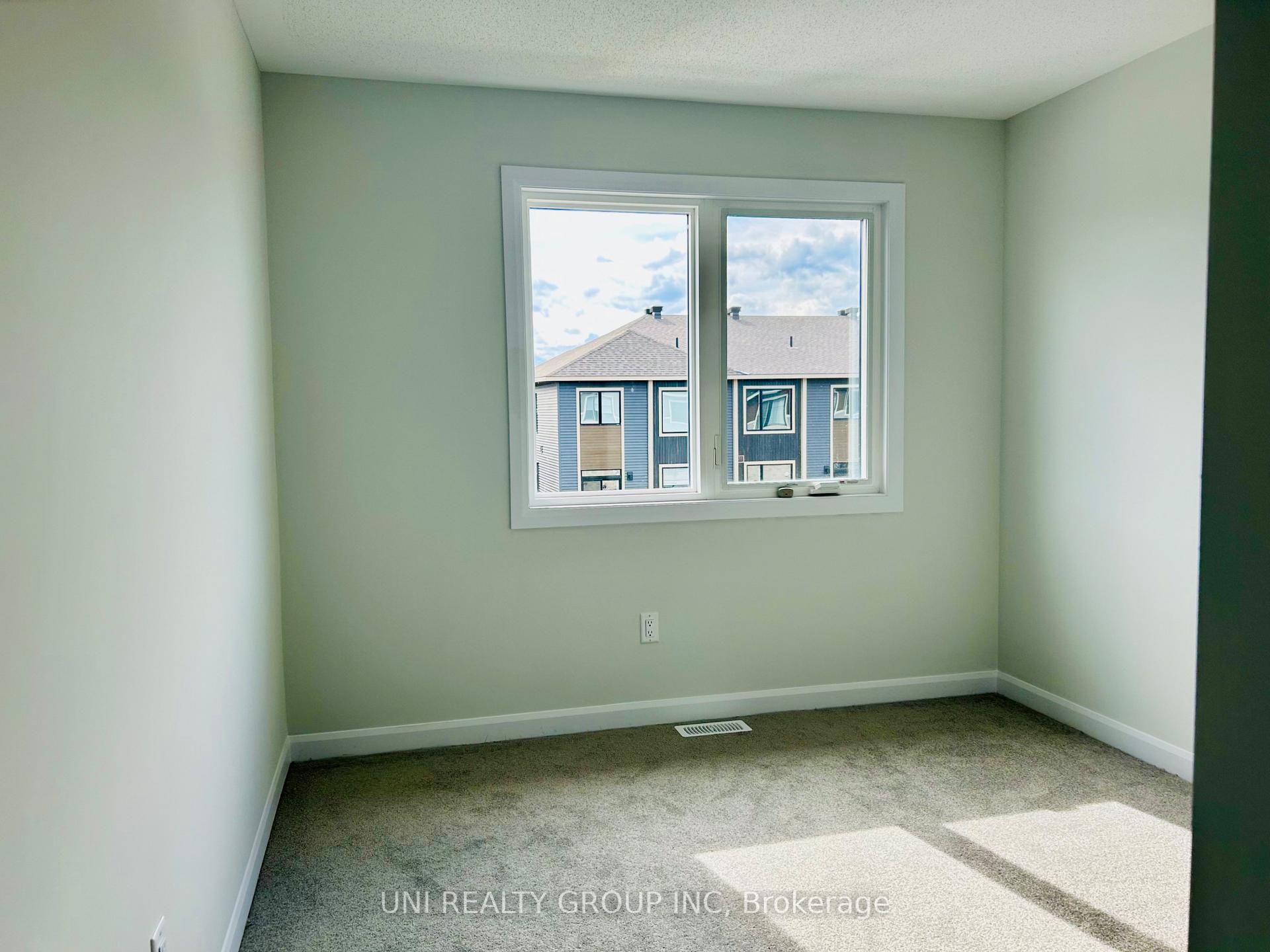 Photo 10 of 772 Tadpole Crescent, Ottawa, Barrhaven - Half Moon Bay — HOMEH