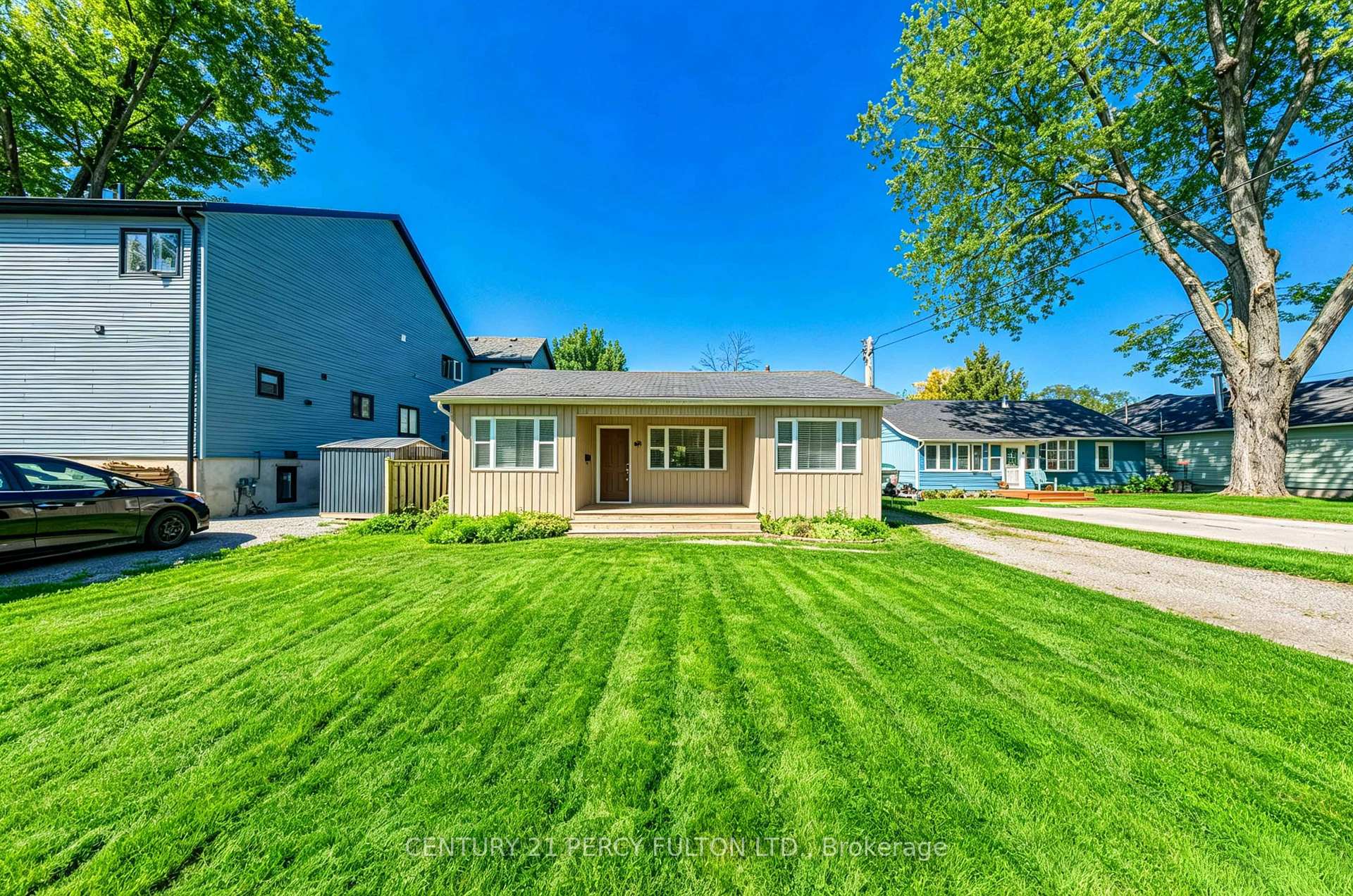 Photo 5 of 242 Simcoe Avenue, Georgina, Keswick North — HOMEH