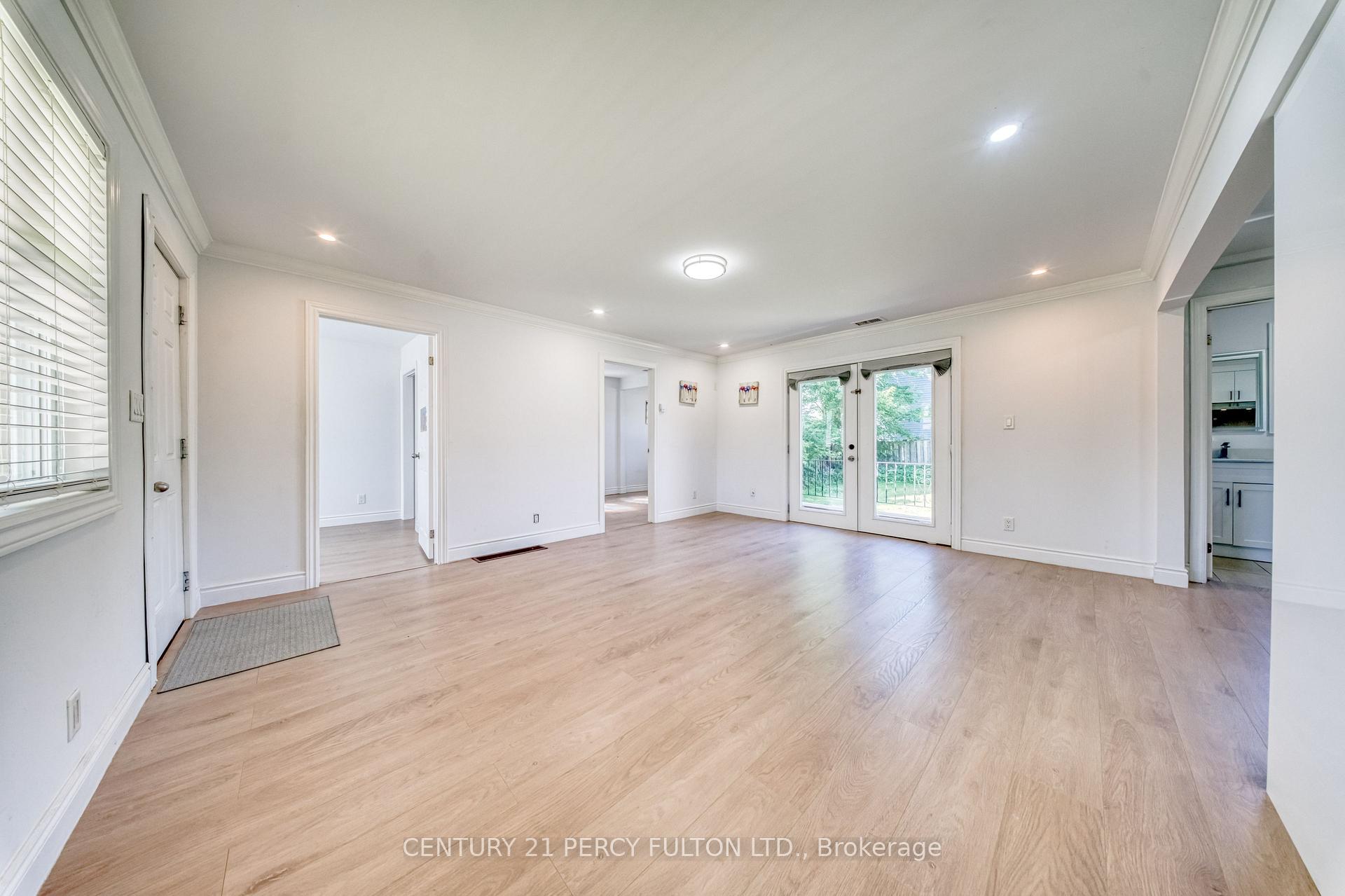 Photo 11 of 242 Simcoe Avenue, Georgina, Keswick North — HOMEH