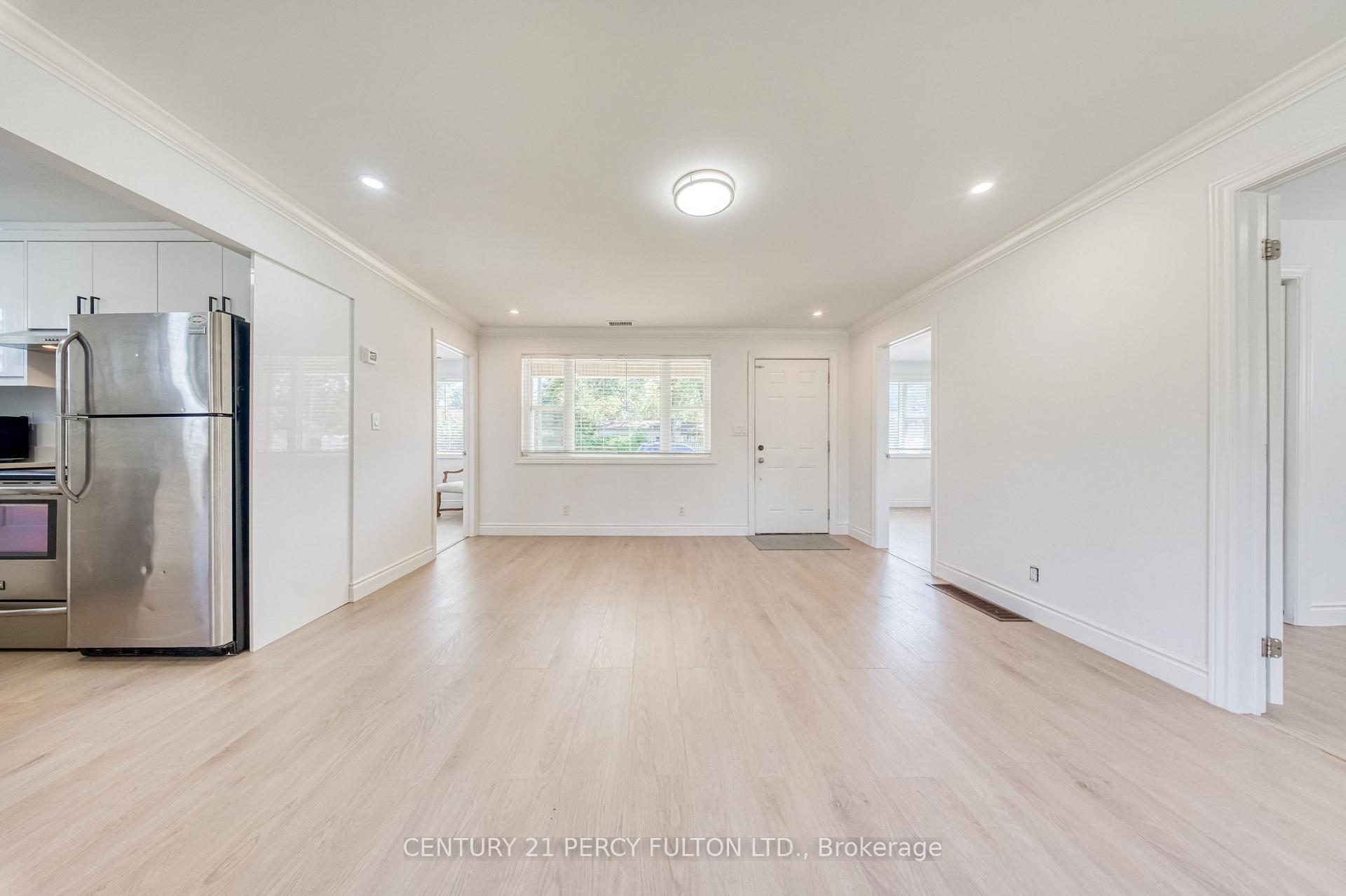 Photo 13 of 242 Simcoe Avenue, Georgina, Keswick North — HOMEH