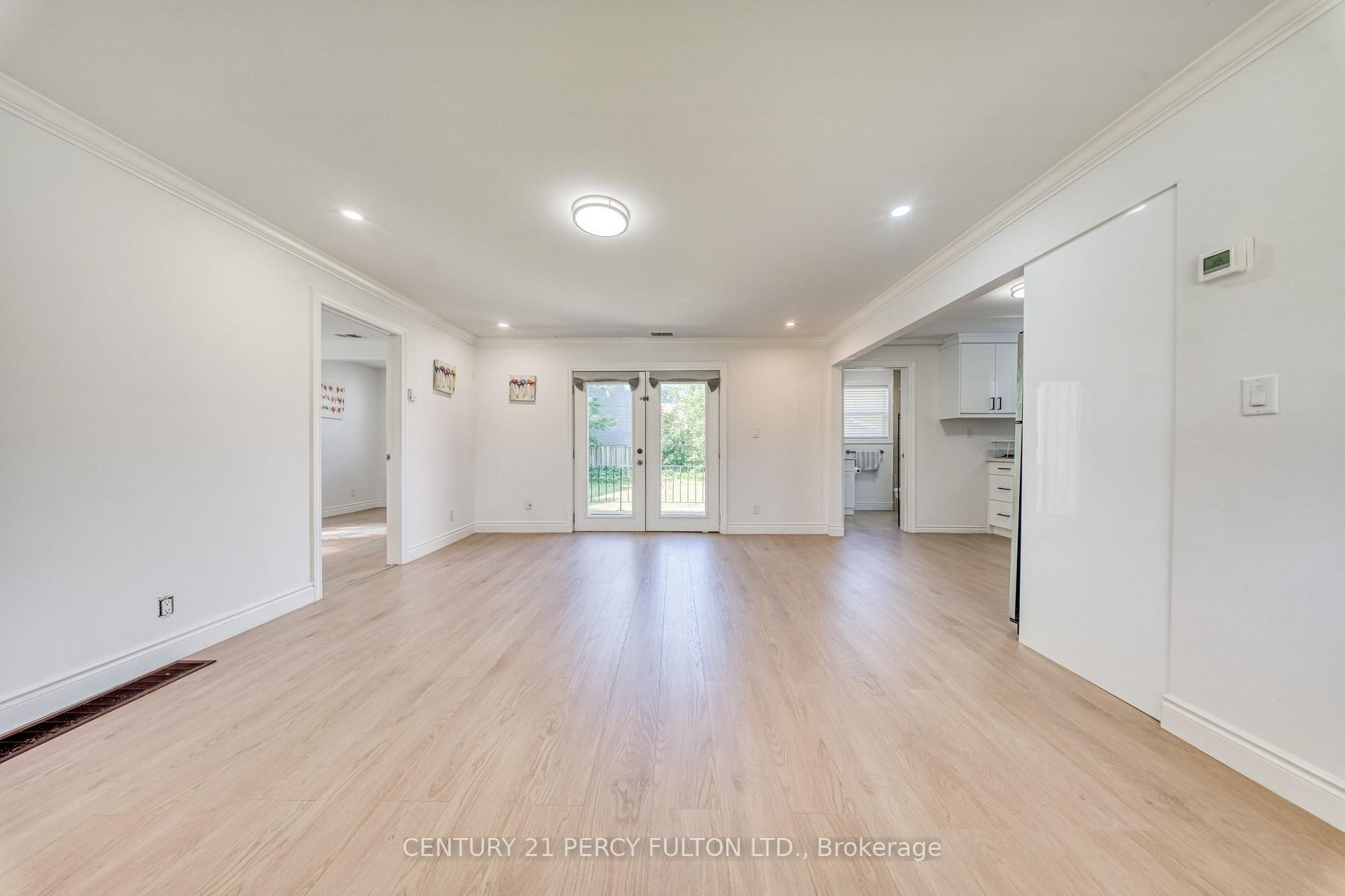 Photo 15 of 242 Simcoe Avenue, Georgina, Keswick North — HOMEH