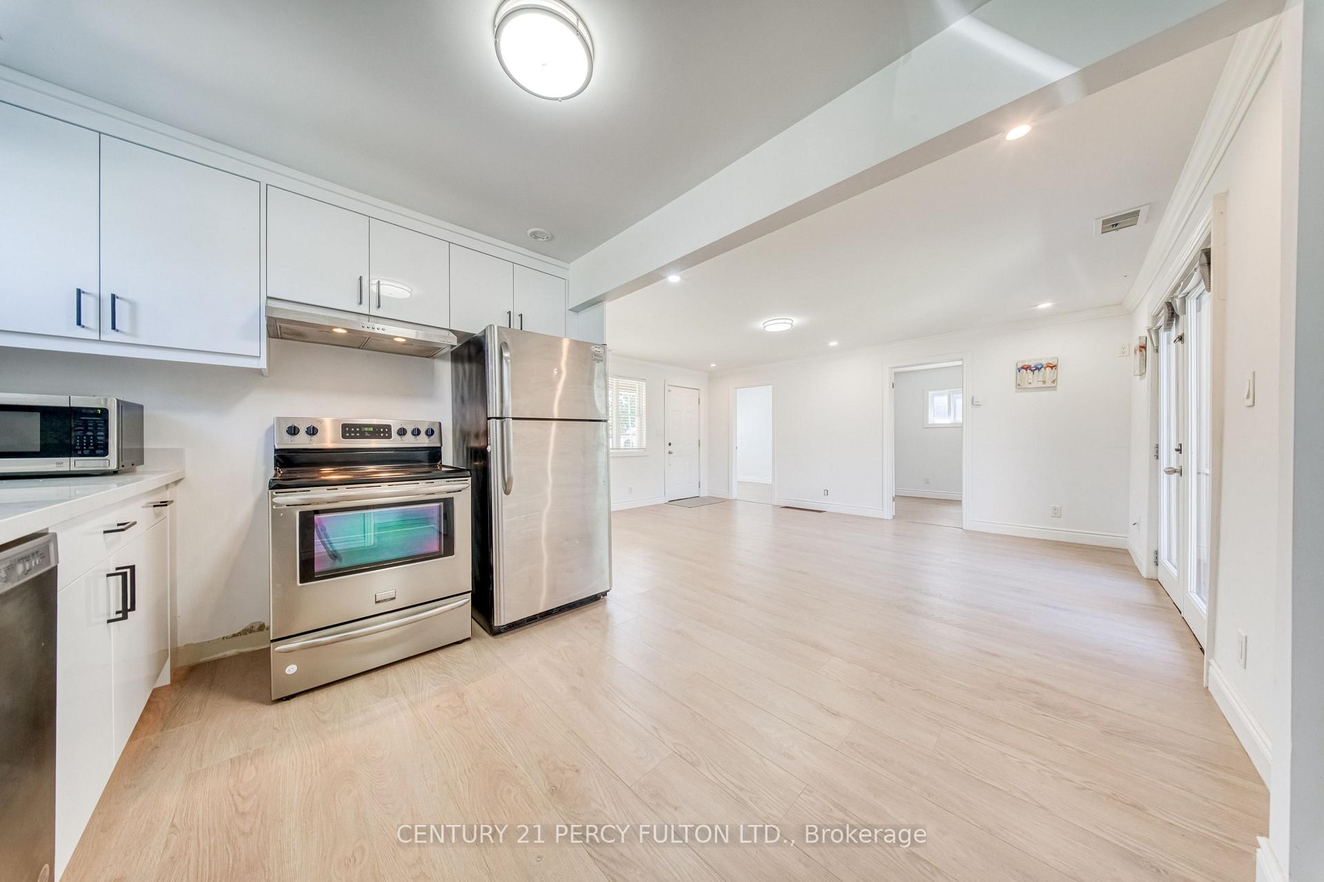 Photo 18 of 242 Simcoe Avenue, Georgina, Keswick North — HOMEH
