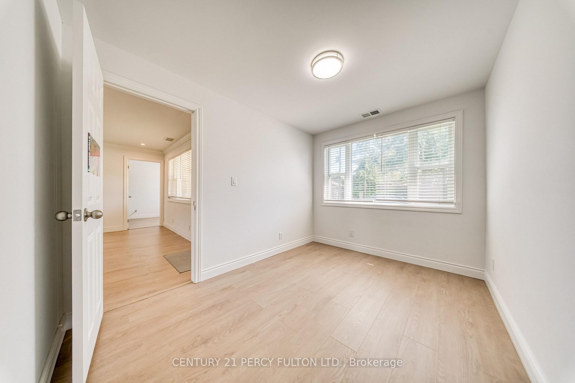 Photo 26 of 242 Simcoe Avenue, Georgina, Keswick North — HOMEH
