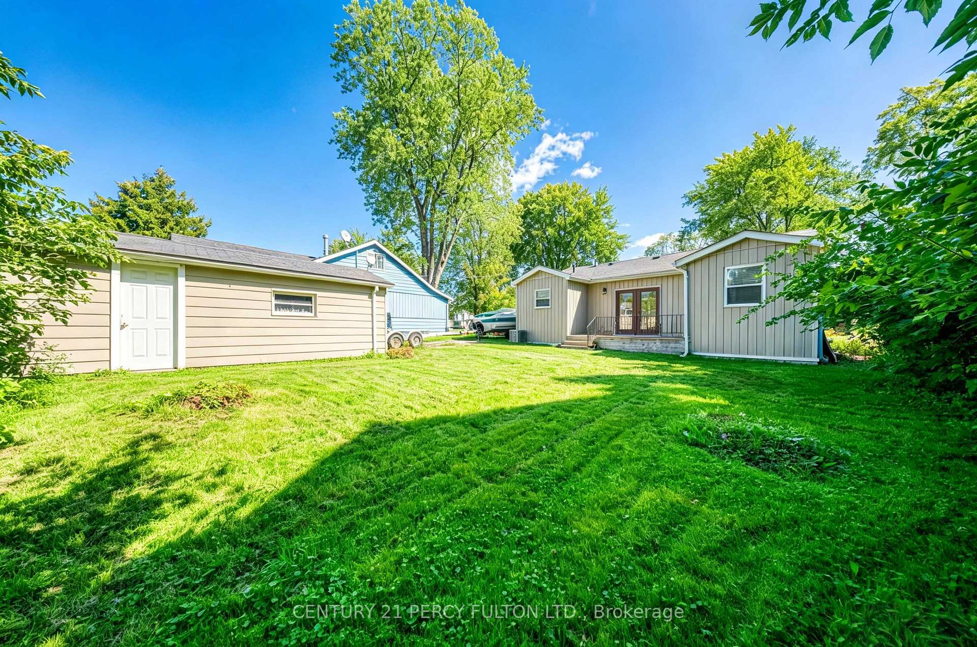 Photo 37 of 242 Simcoe Avenue, Georgina, Keswick North — HOMEH