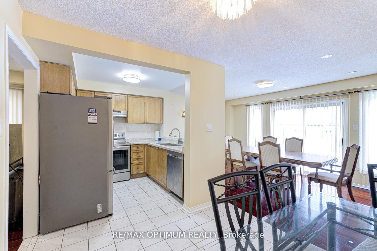 Photo 13 of 26 Tumbleweed Trail, Brampton, Fletcher's Creek South — HOMEH