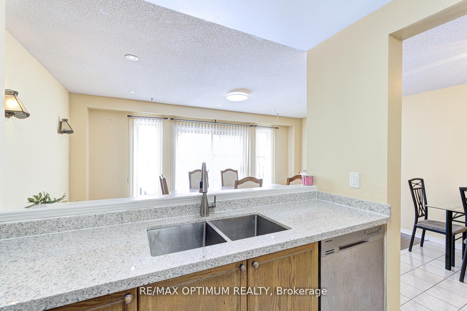 Photo 14 of 26 Tumbleweed Trail, Brampton, Fletcher's Creek South — HOMEH