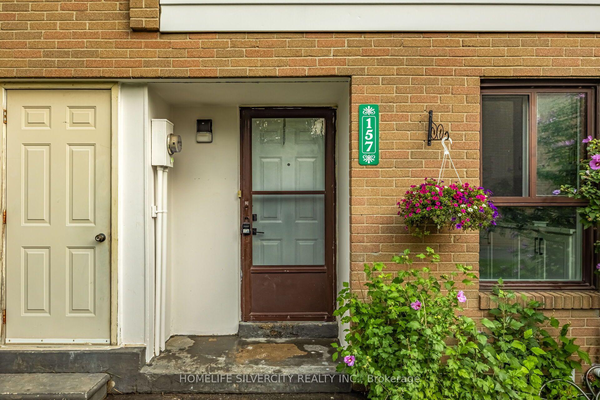 Photo 3 of 157 Fleetwood Crescent, Brampton, Southgate — HOMEH