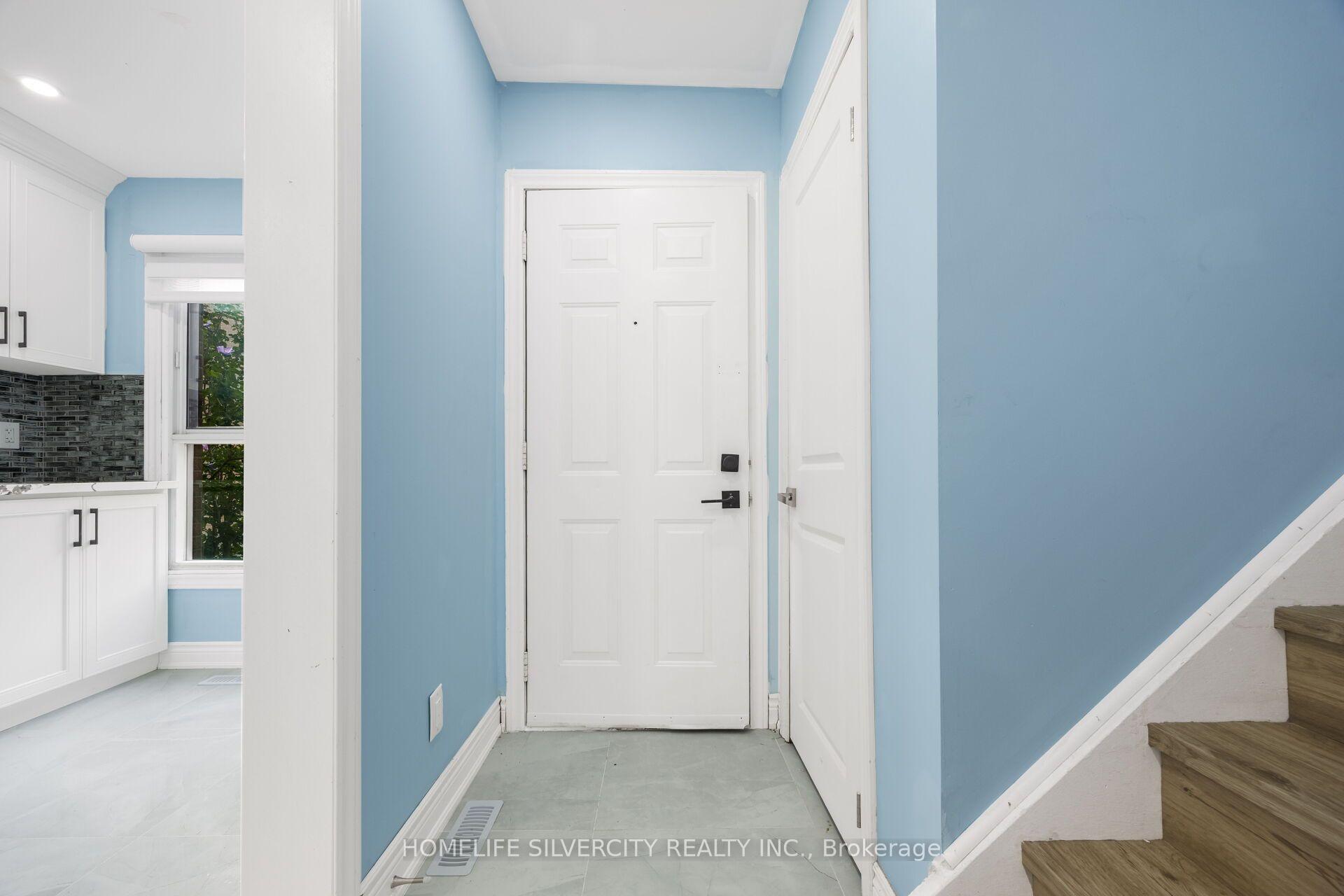 Photo 4 of 157 Fleetwood Crescent, Brampton, Southgate — HOMEH
