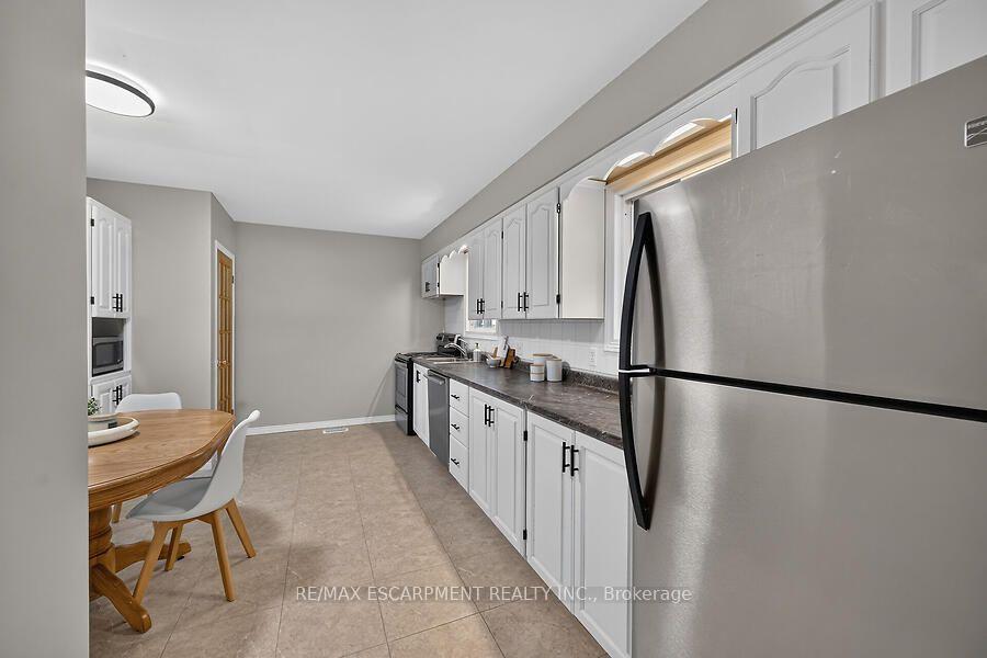 Photo 10 of 149 Berwick Street, Haldimand — HOMEH