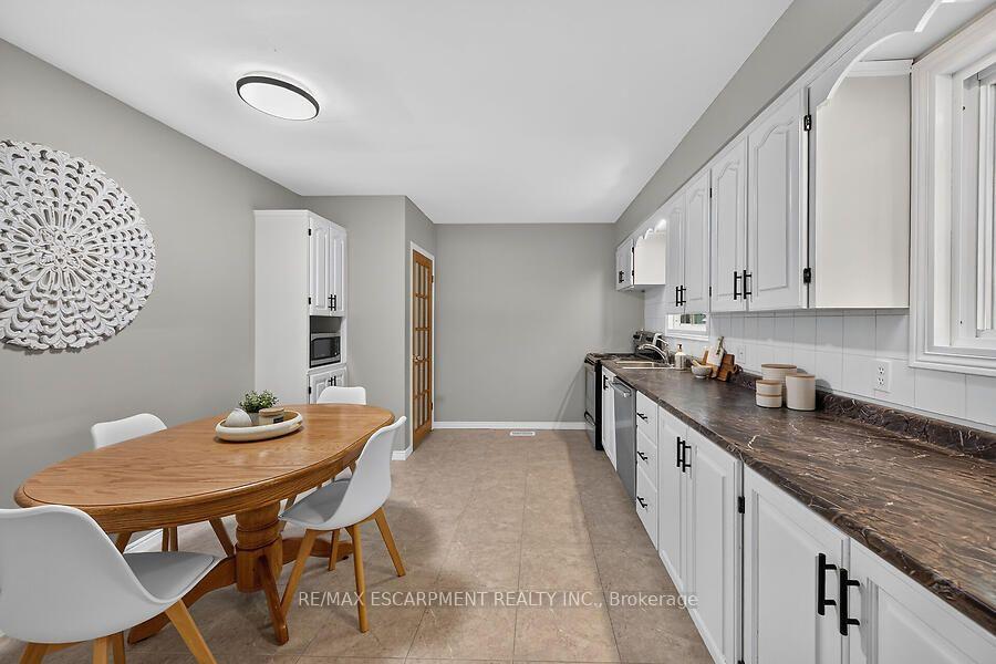 Photo 11 of 149 Berwick Street, Haldimand — HOMEH