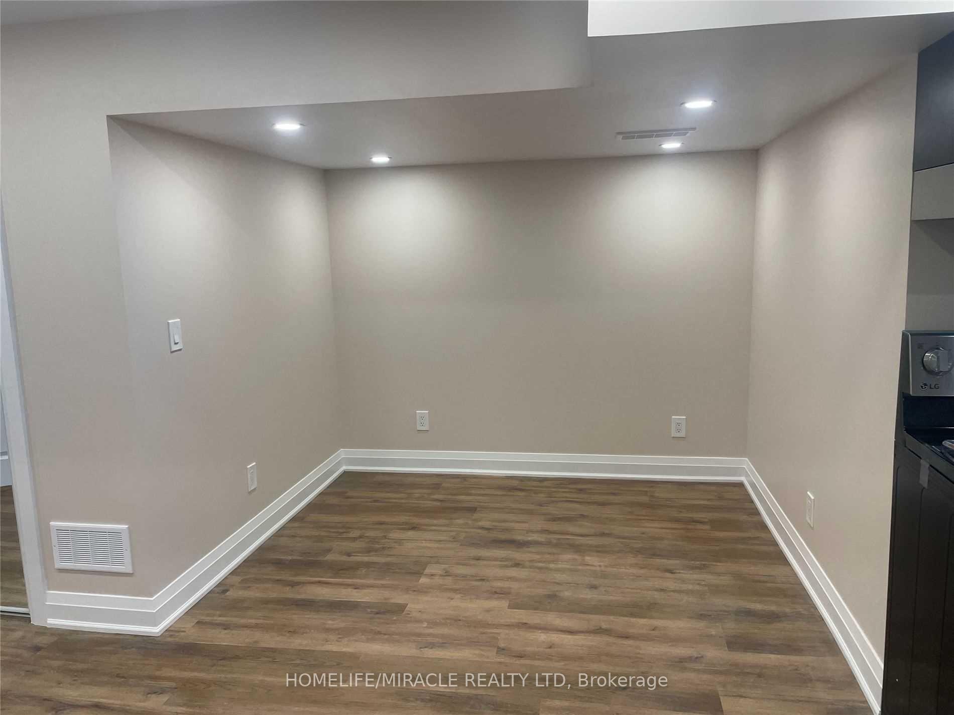 Photo 13 of Unit Bsmt, 23 Gemma Place, Brampton, Heart Lake West — HOMEH