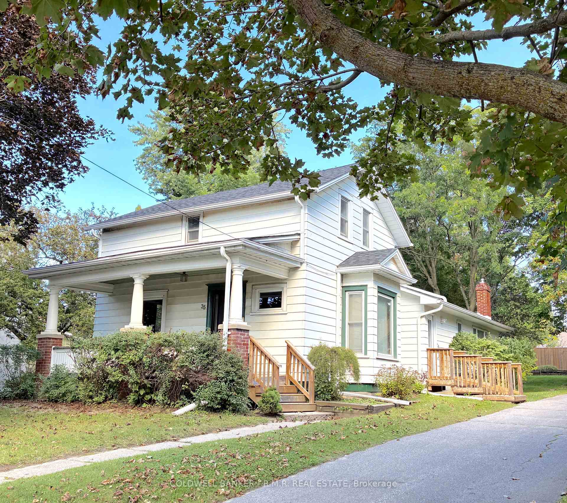 Photo 3 of 35 Main Street S, Uxbridge — HOMEH