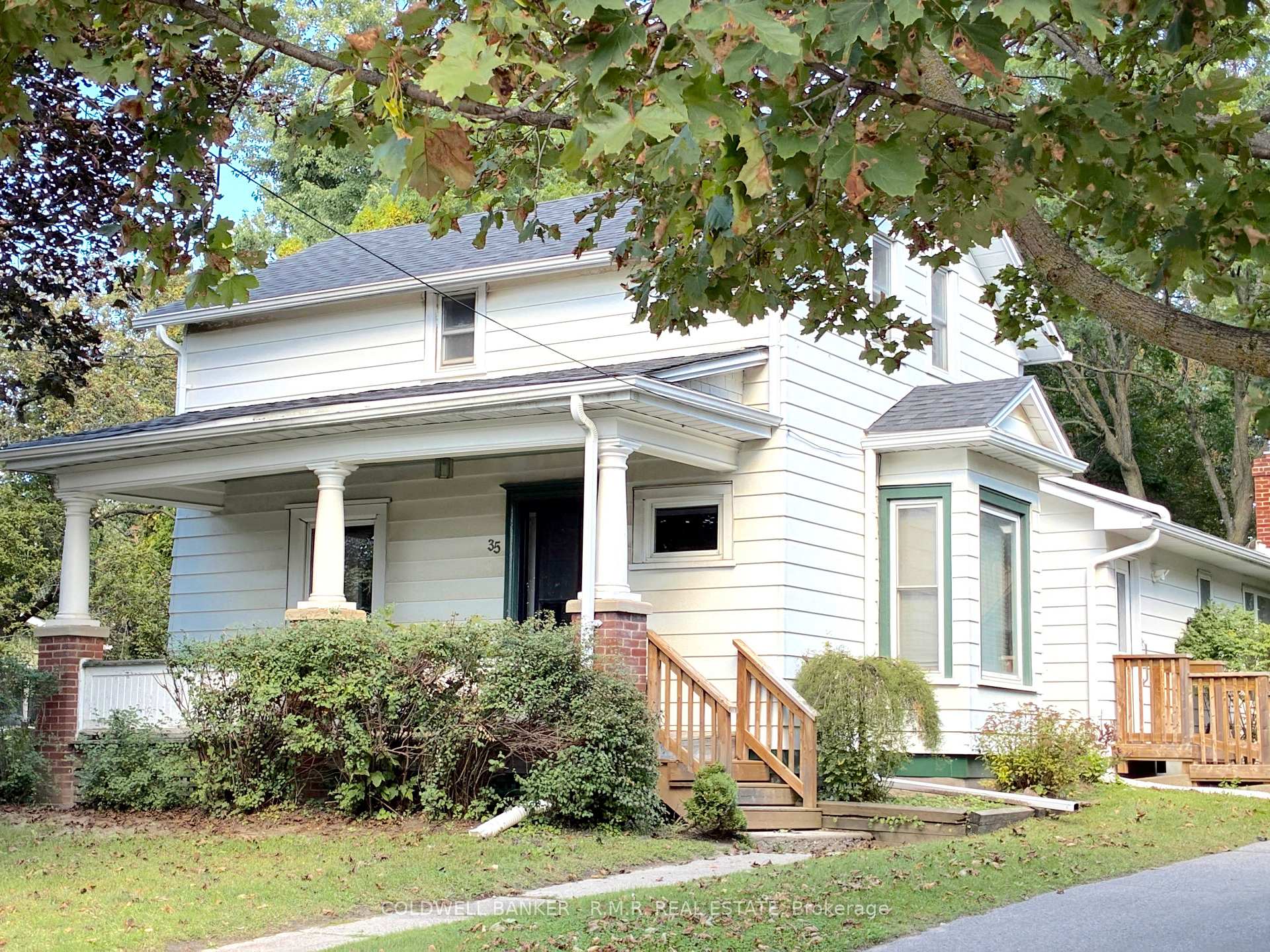 Photo 2 of 35 Main Street S, Uxbridge — HOMEH