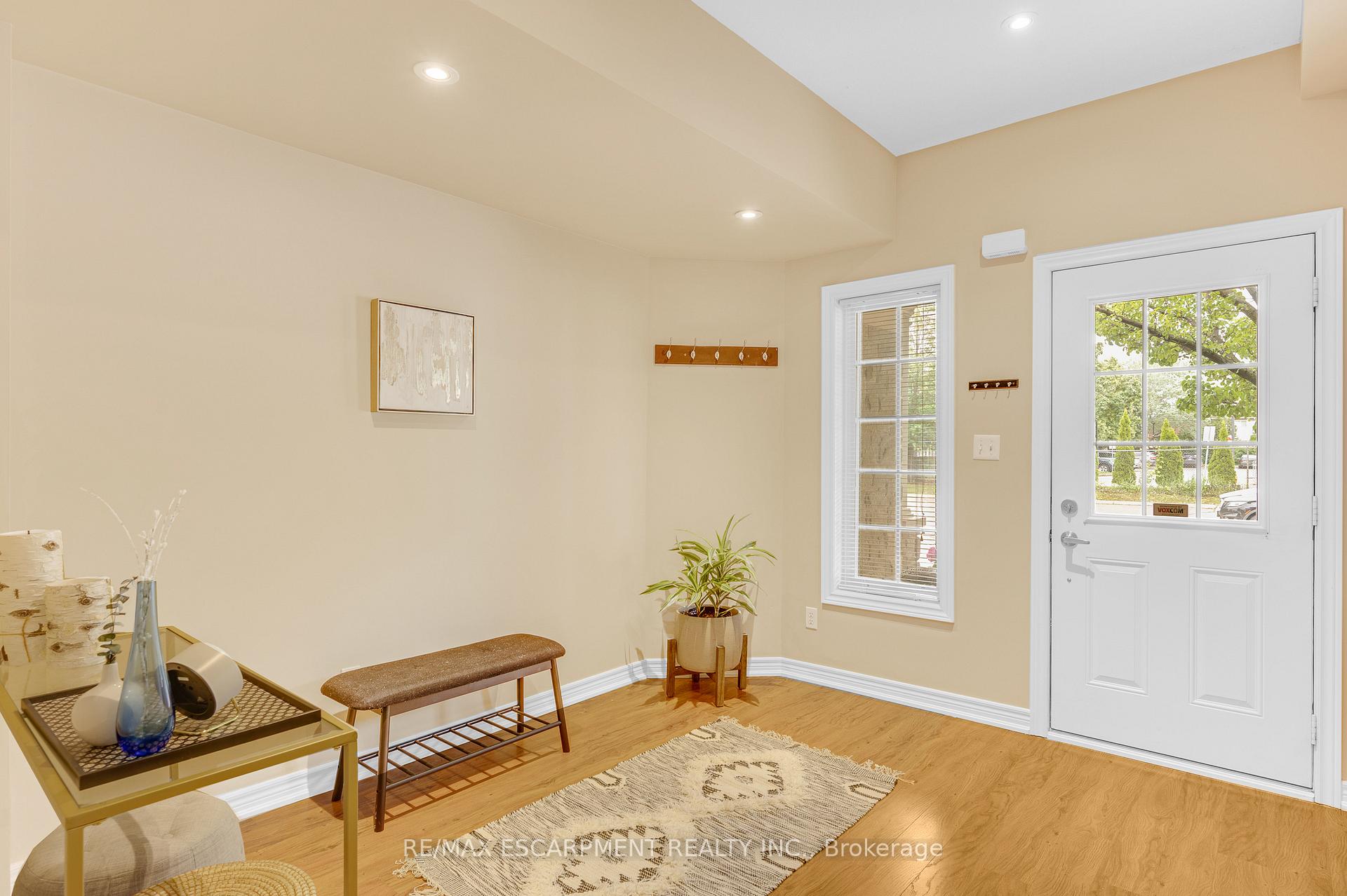 Photo 5 of 628 Brain Common, Burlington, Shoreacres — HOMEH