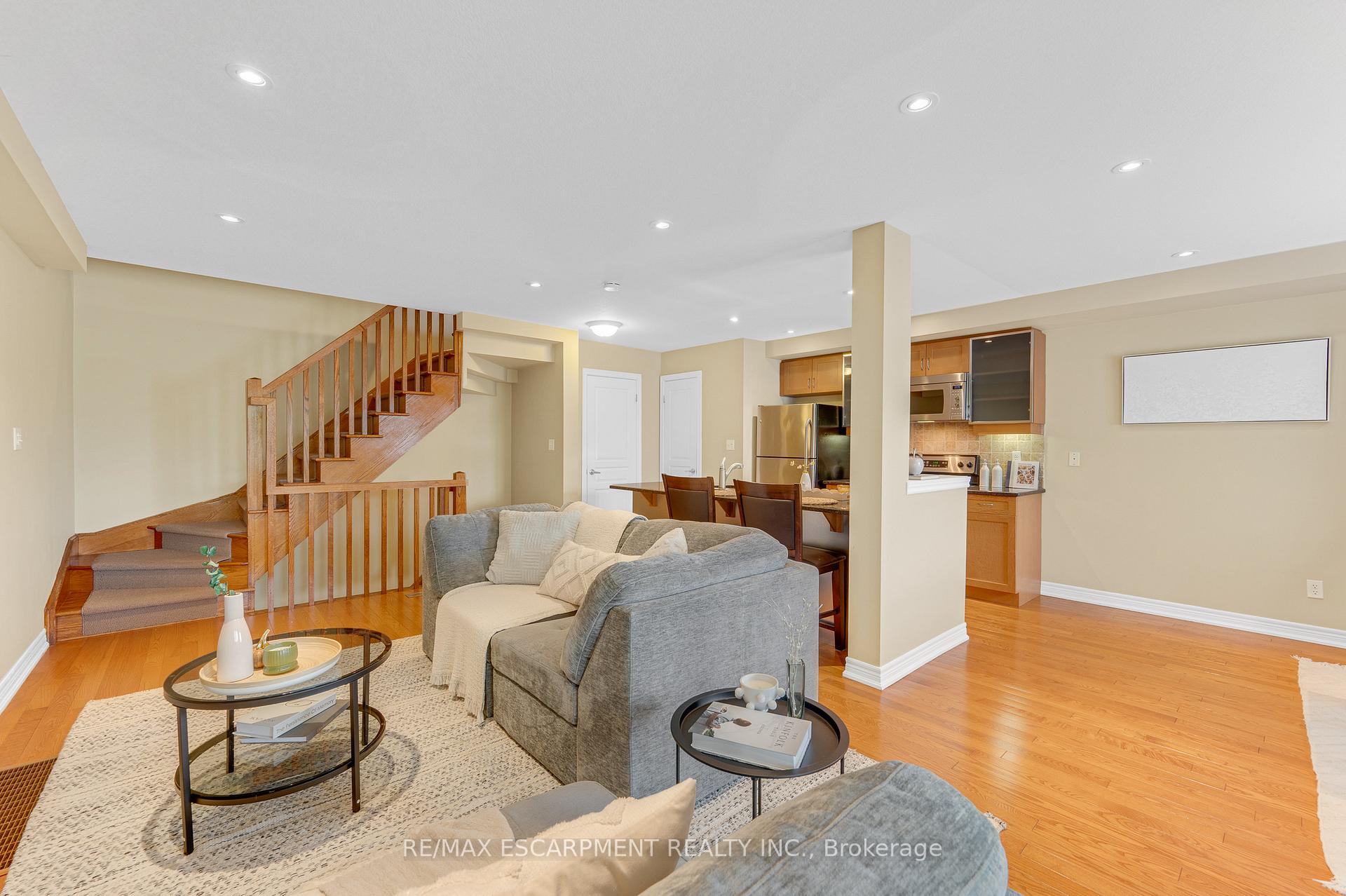 Photo 11 of 628 Brain Common, Burlington, Shoreacres — HOMEH