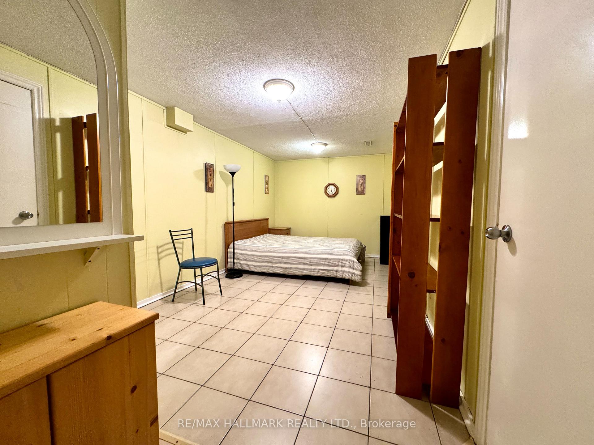 Photo 3 of Unit Bsmnt, 3 Richbell Street, Vaughan, Brownridge — HOMEH