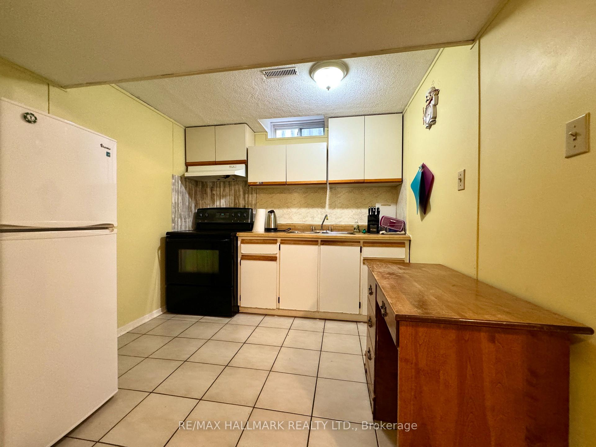 Photo 6 of Unit Bsmnt, 3 Richbell Street, Vaughan, Brownridge — HOMEH