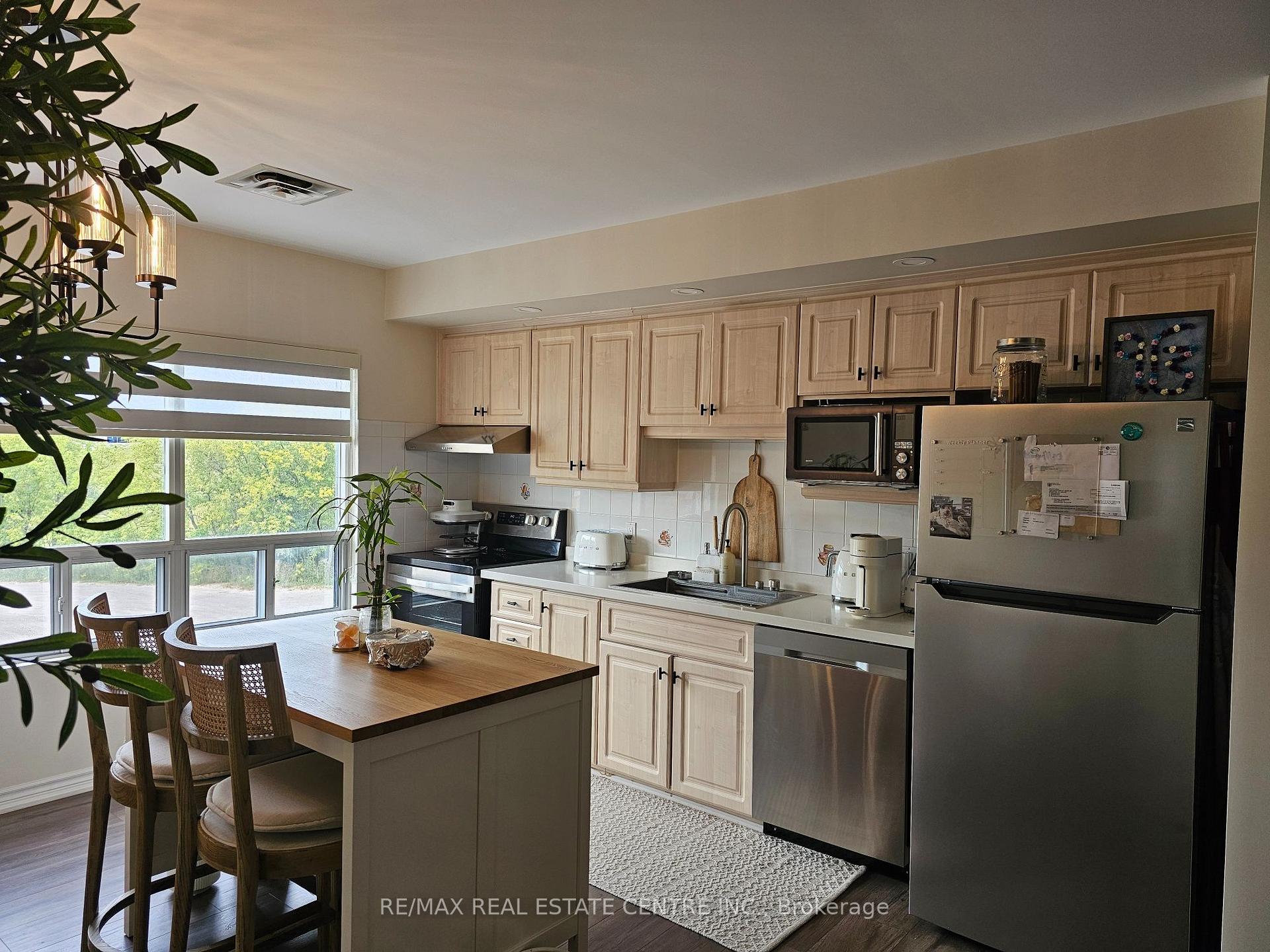 Photo 2 of Unit 3, 15393 Airport Road, Caledon, Caledon East — HOMEH