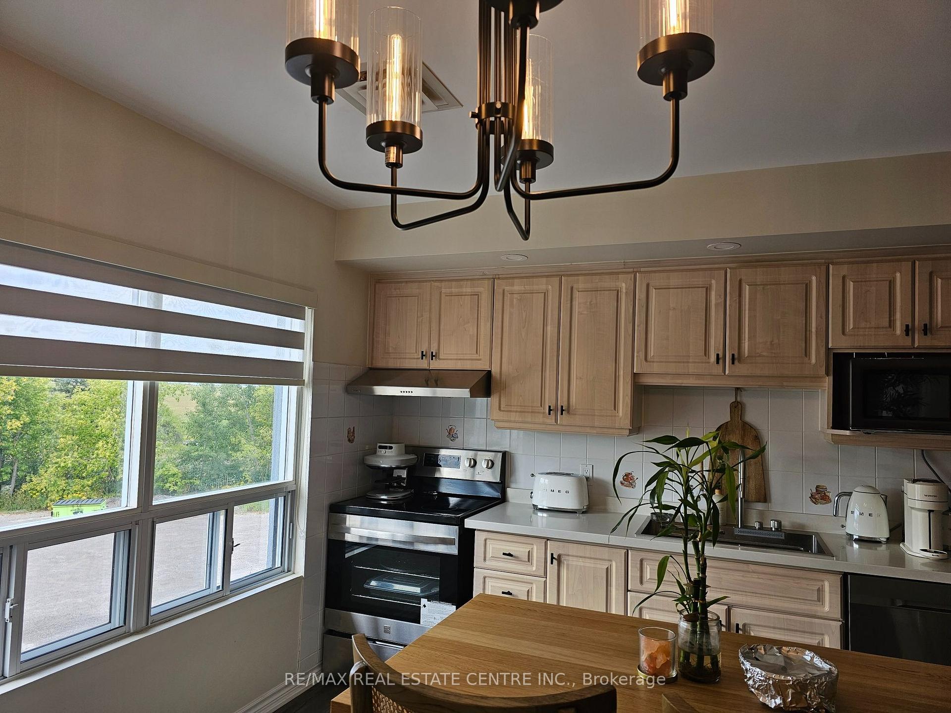 Photo 8 of Unit 3, 15393 Airport Road, Caledon, Caledon East — HOMEH