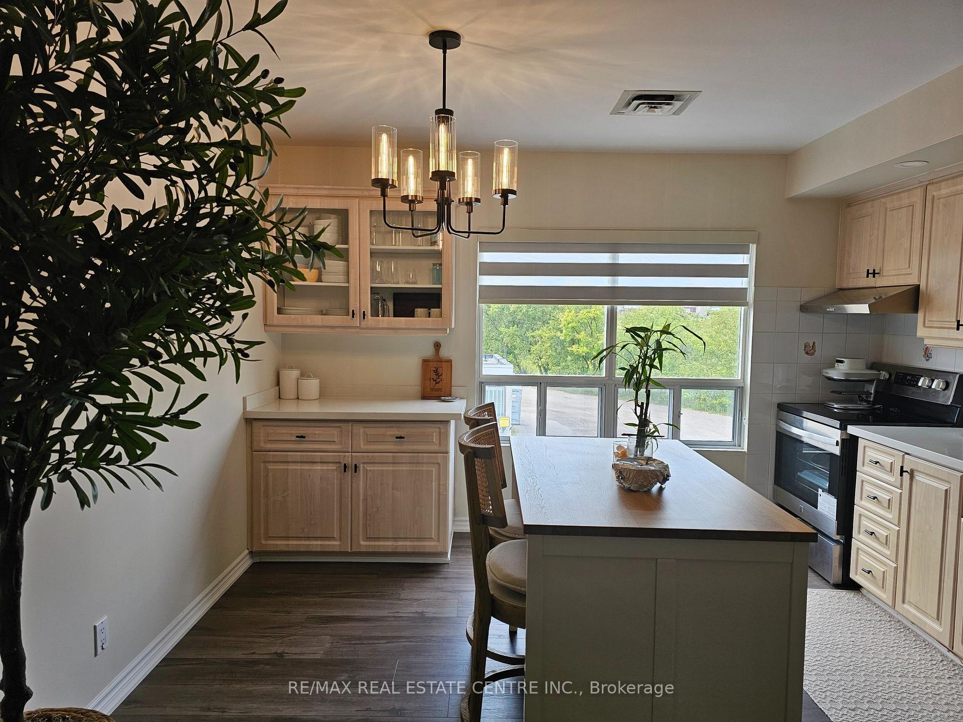 Photo 9 of Unit 3, 15393 Airport Road, Caledon, Caledon East — HOMEH