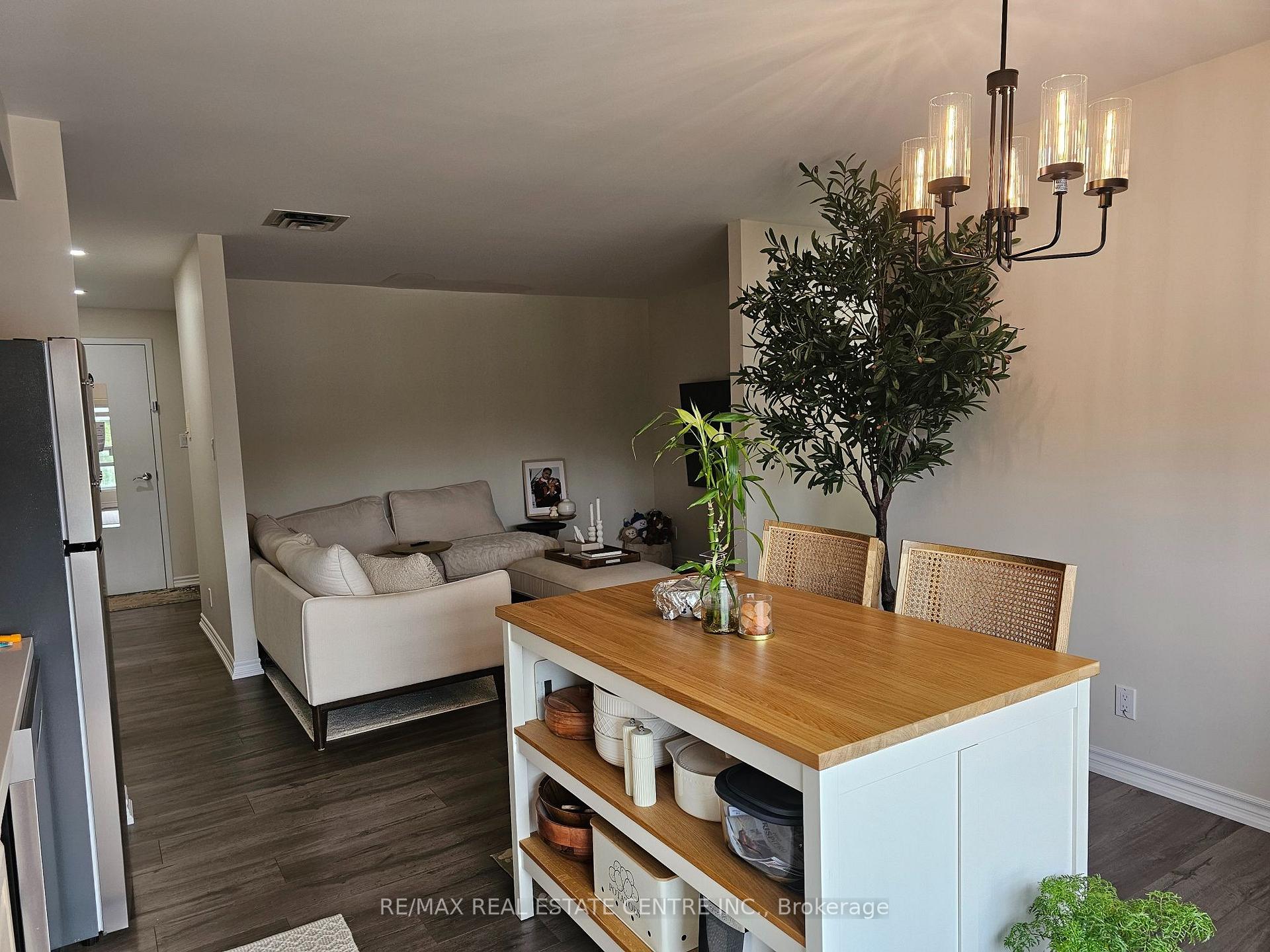Photo 10 of Unit 3, 15393 Airport Road, Caledon, Caledon East — HOMEH