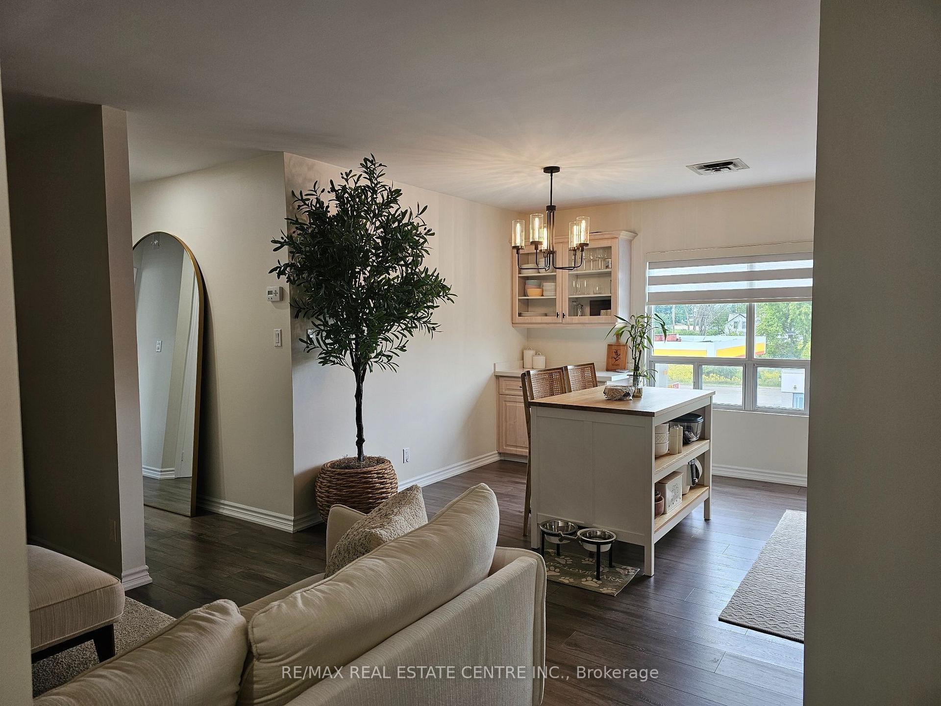 Photo 13 of Unit 3, 15393 Airport Road, Caledon, Caledon East — HOMEH
