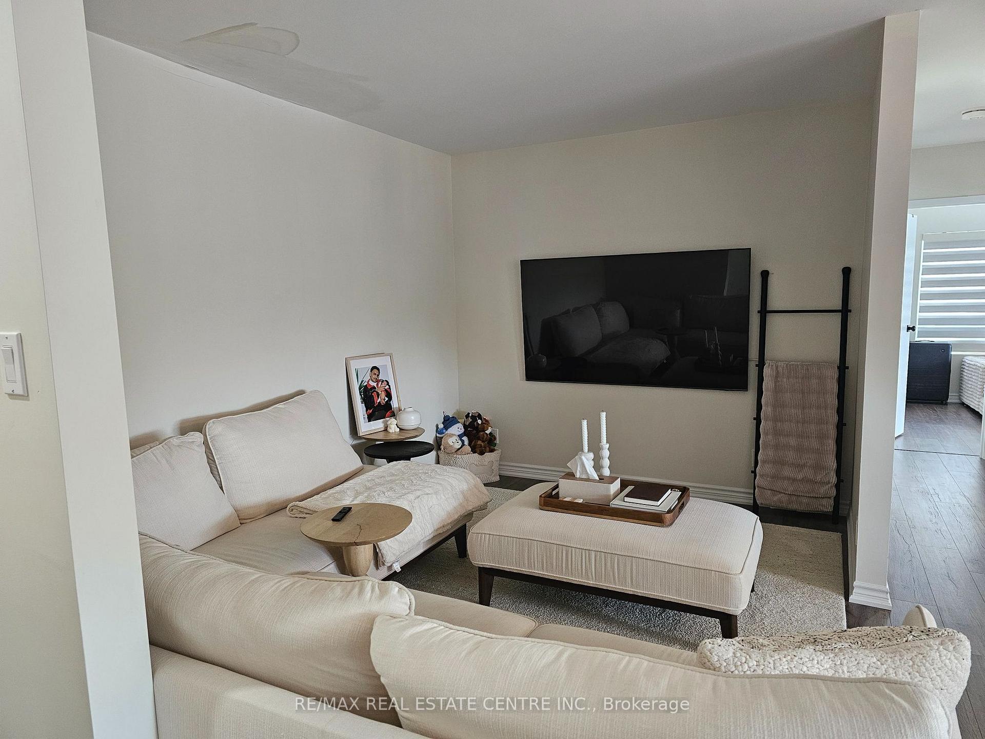 Photo 14 of Unit 3, 15393 Airport Road, Caledon, Caledon East — HOMEH