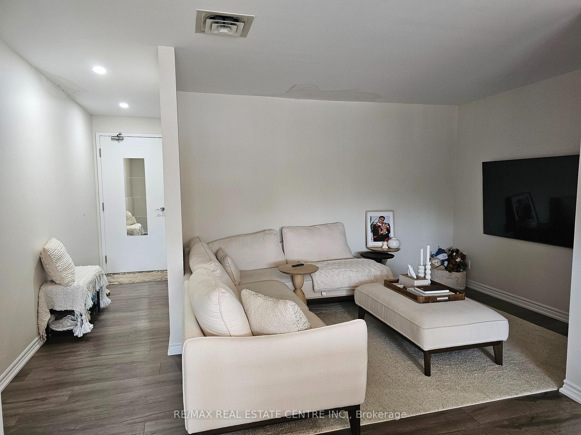 Photo 15 of Unit 3, 15393 Airport Road, Caledon, Caledon East — HOMEH